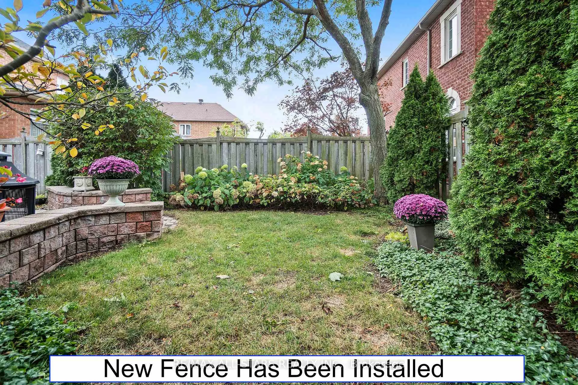 Photo 41 of 28 White Cedar Drive, Markham, Legacy — HOMEH