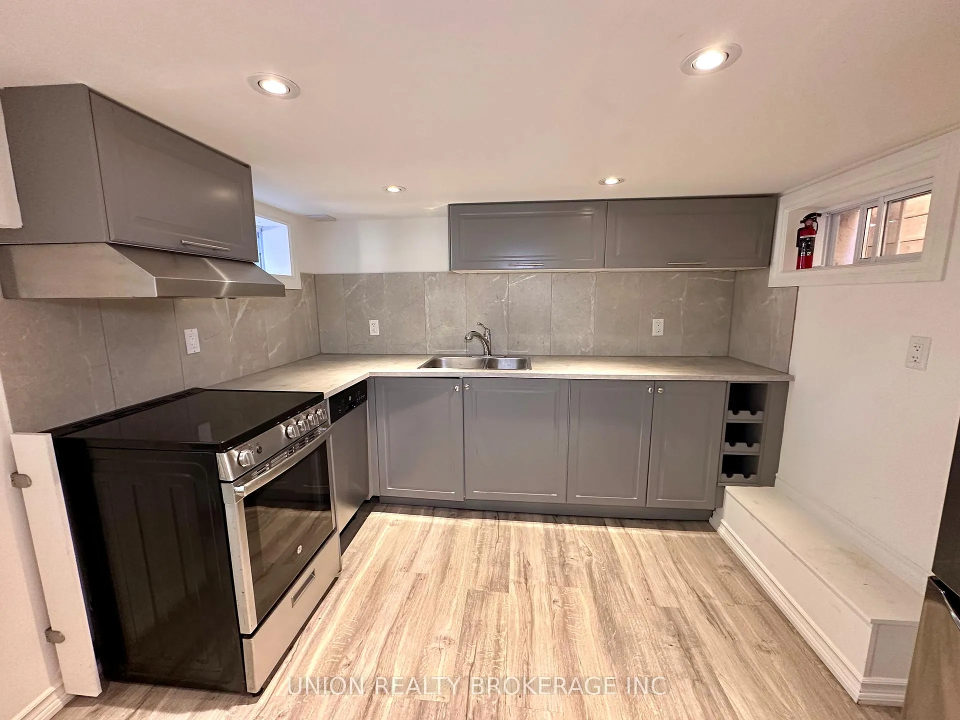 Photo 2 of 33 Harris Avenue, Toronto, East End-Danforth — HOMEH