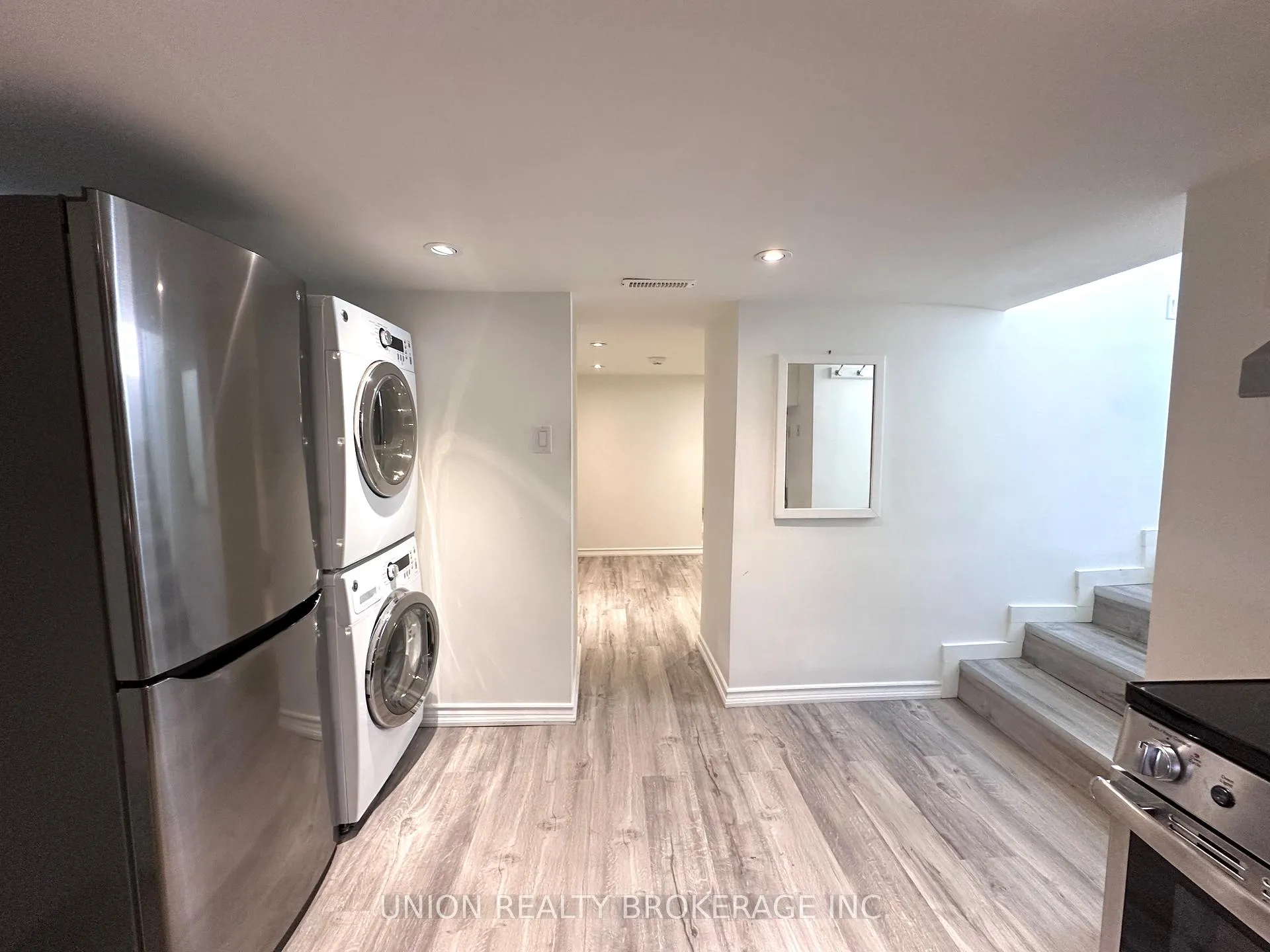 Photo 4 of 33 Harris Avenue, Toronto, East End-Danforth — HOMEH
