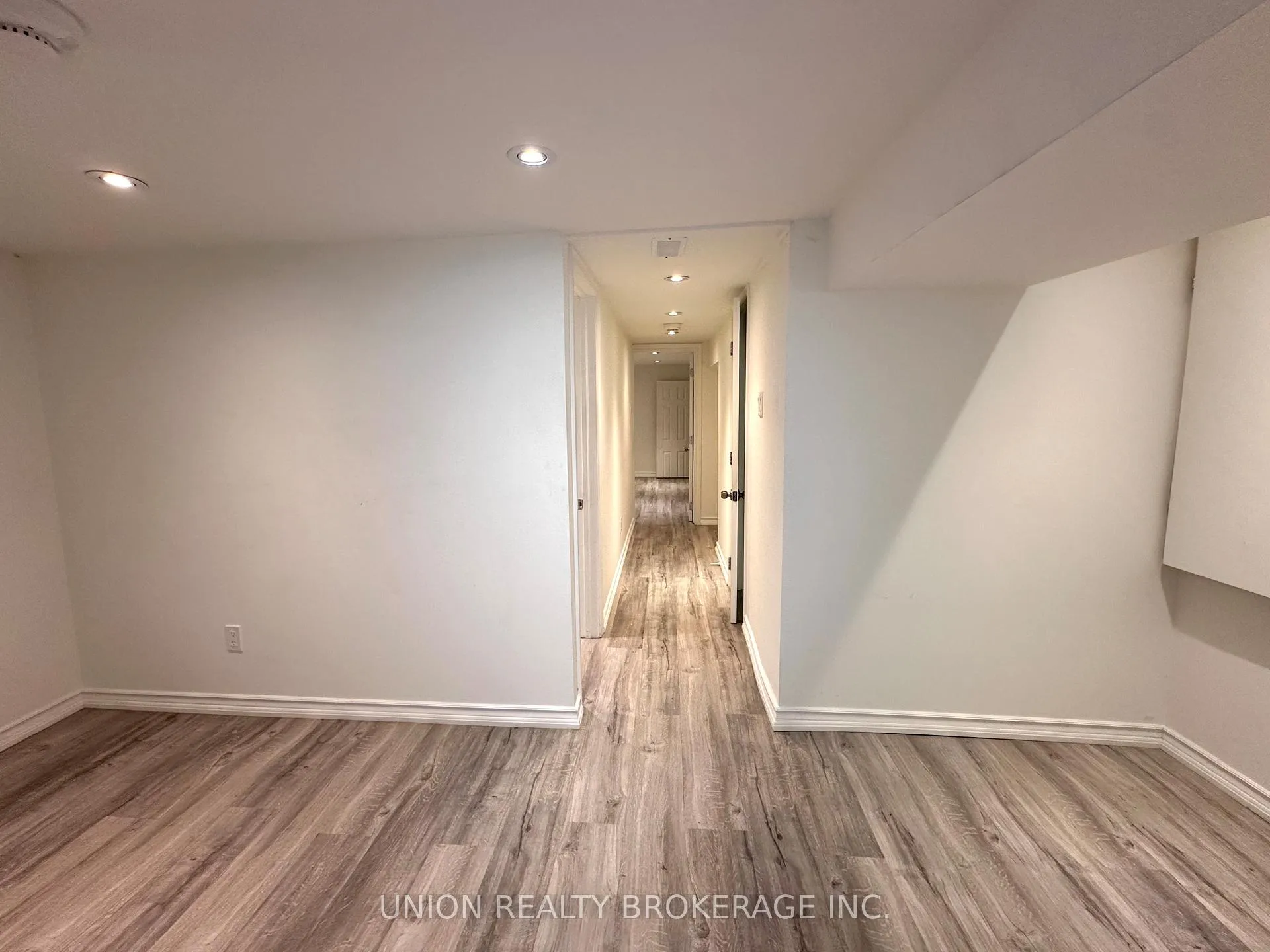 Photo 9 of 33 Harris Avenue, Toronto, East End-Danforth — HOMEH