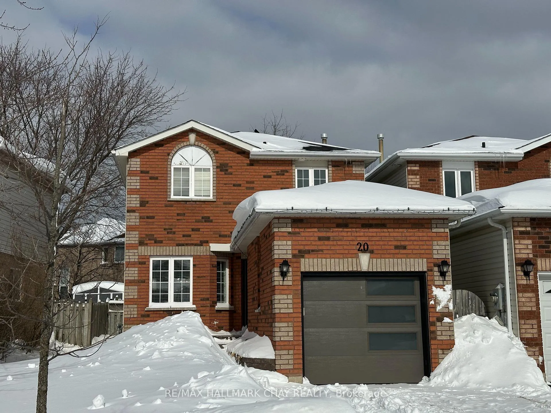 Photo 1 of 20 Willow Drive, Barrie, Holly — HOMEH