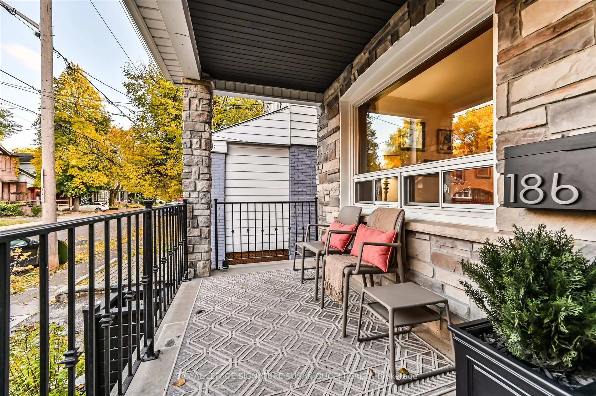 Photo 3 of 186 Gledhill Avenue, Toronto, Woodbine-Lumsden — HOMEH