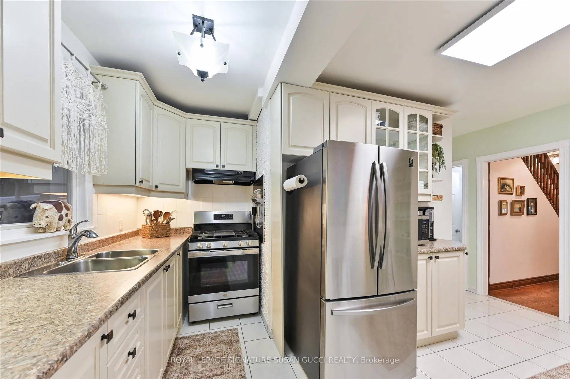 Photo 11 of 186 Gledhill Avenue, Toronto, Woodbine-Lumsden — HOMEH