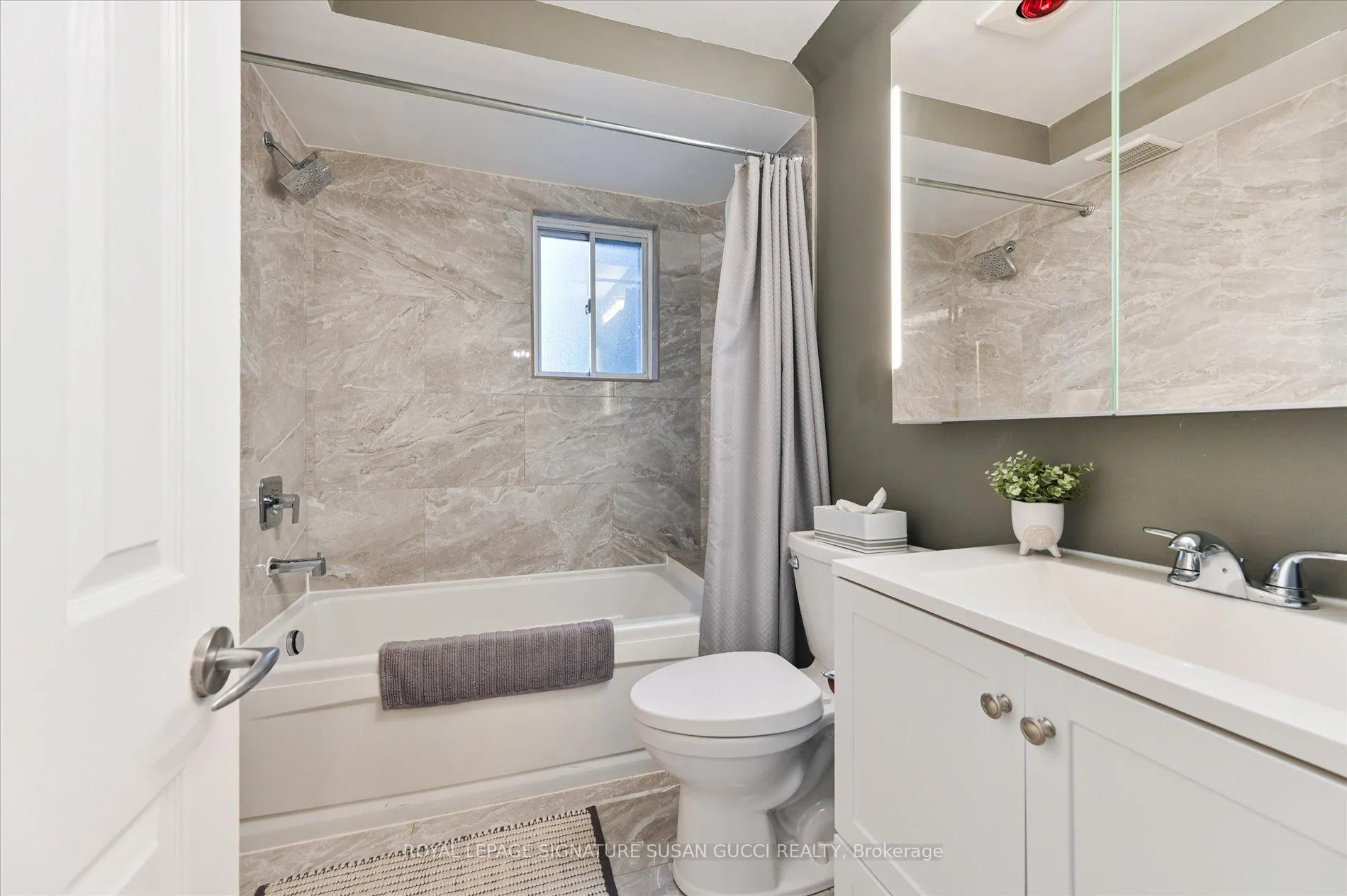 Photo 19 of 186 Gledhill Avenue, Toronto, Woodbine-Lumsden — HOMEH