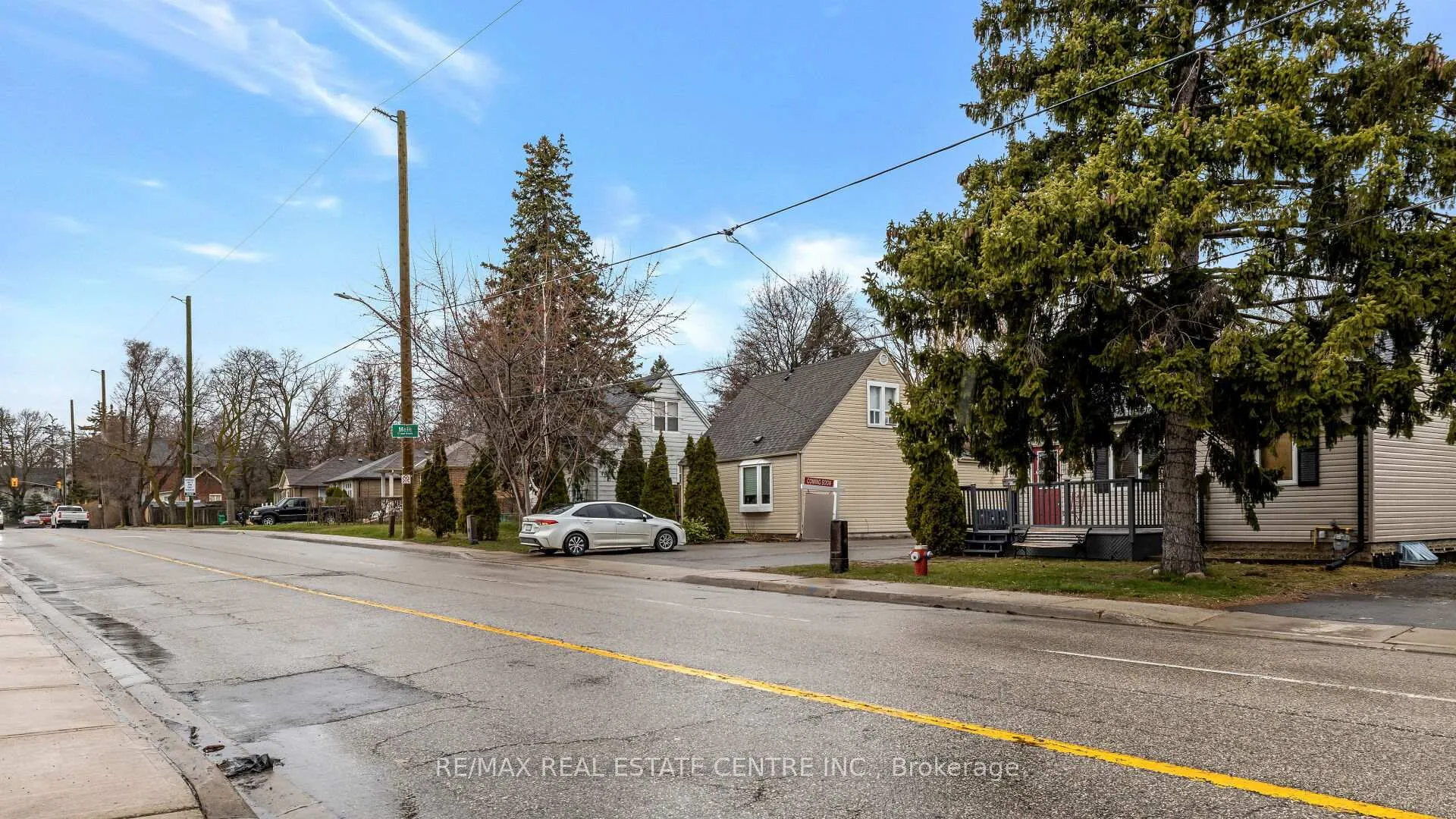 Photo 4 of 26 Clarence Street, Brampton, Downtown Brampton — HOMEH