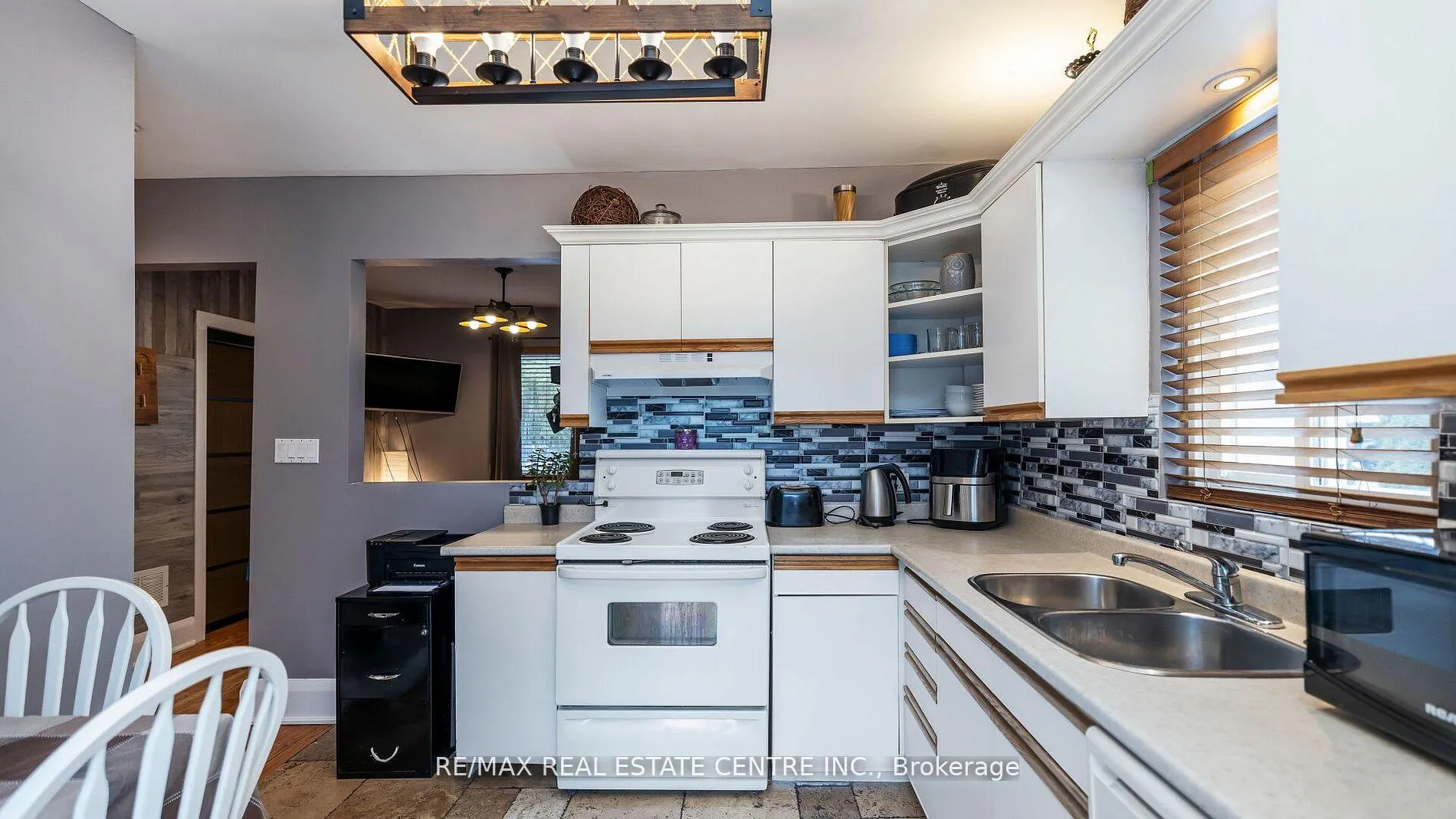 Photo 14 of 26 Clarence Street, Brampton, Downtown Brampton — HOMEH