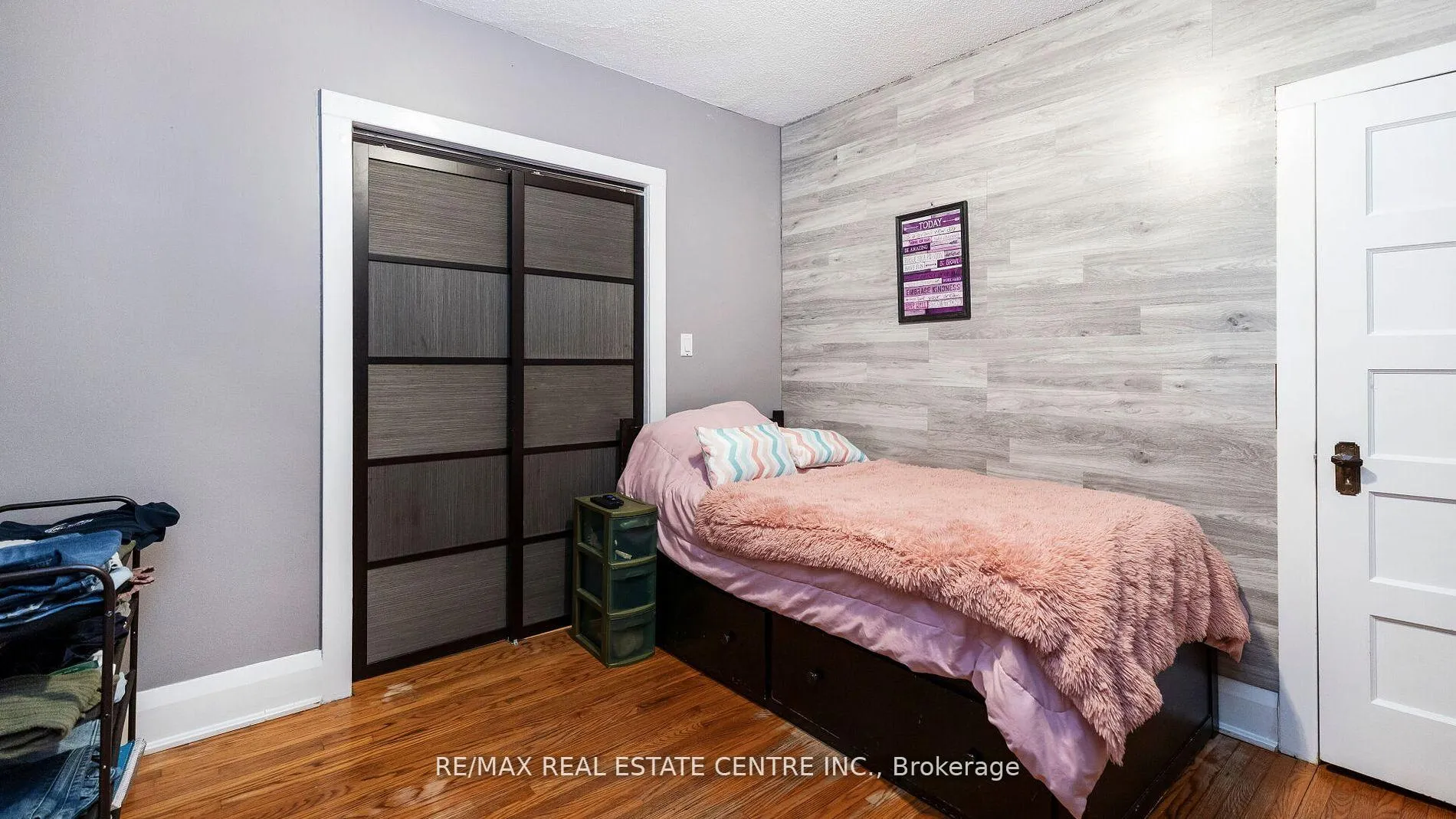 Photo 17 of 26 Clarence Street, Brampton, Downtown Brampton — HOMEH
