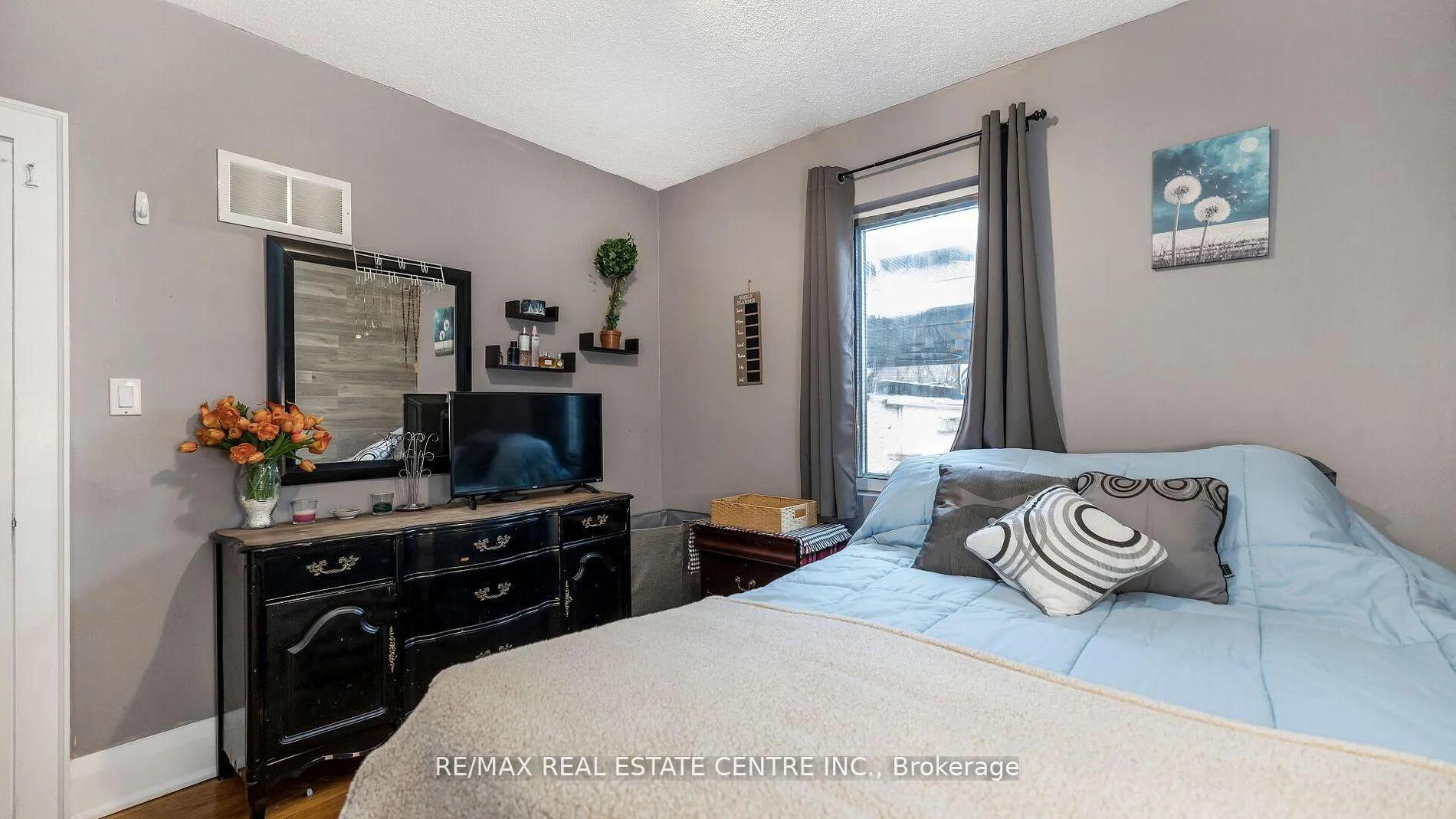 Photo 21 of 26 Clarence Street, Brampton, Downtown Brampton — HOMEH