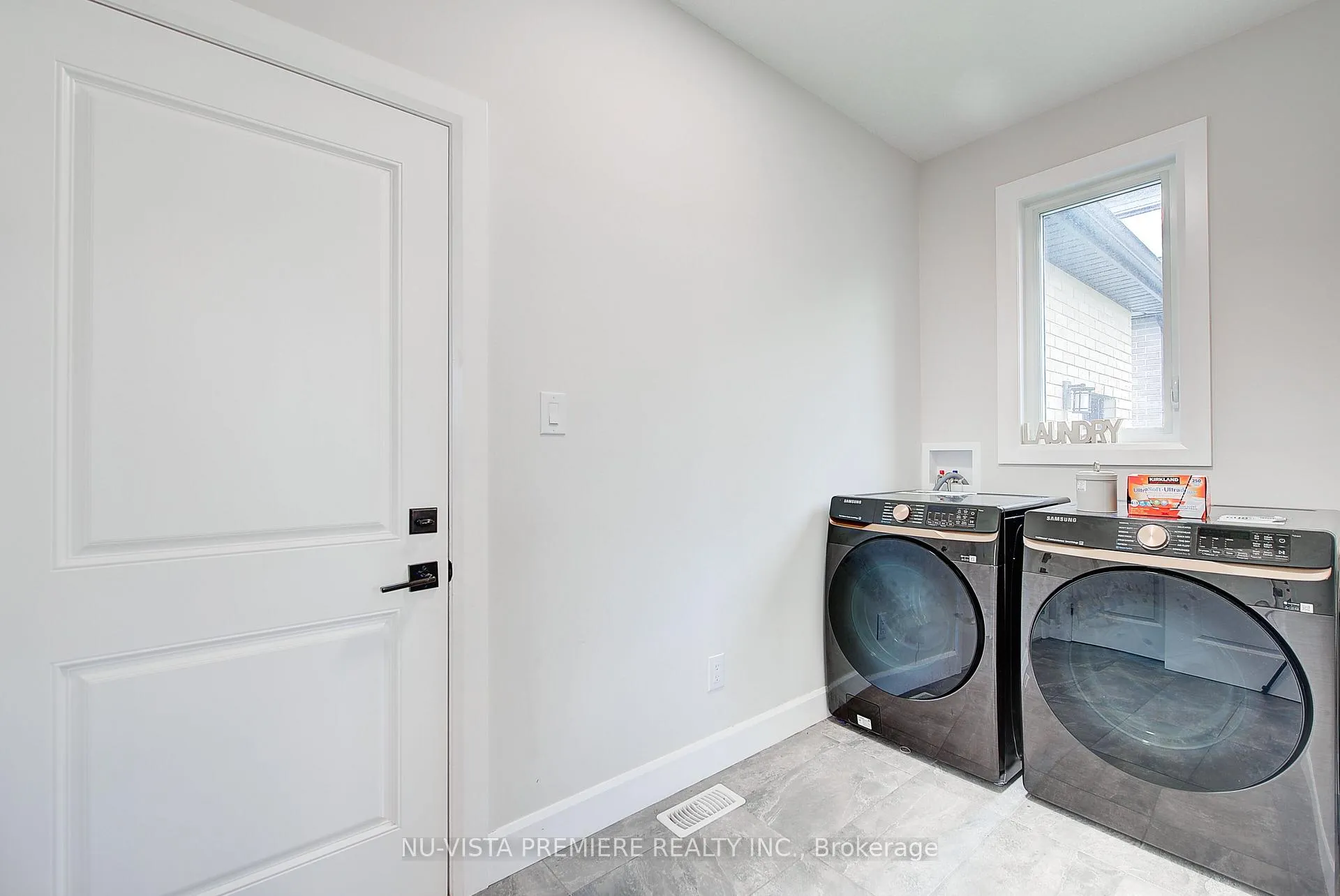 Photo 18 of 161 Mcleod Street, North Middlesex, Parkhill — HOMEH