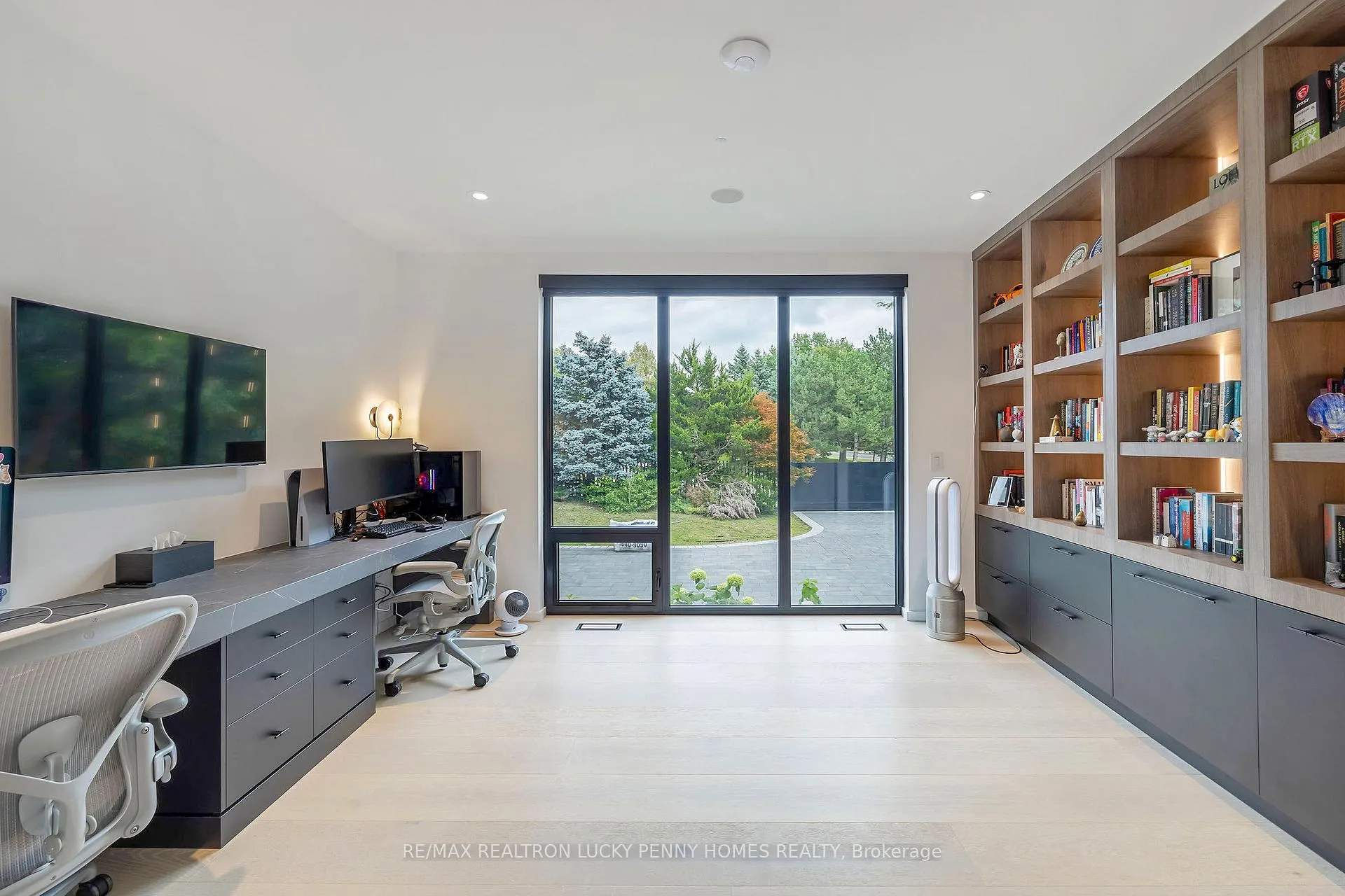 Photo 24 of 2 Allen Manor, Markham, Devil's Elbow — HOMEH