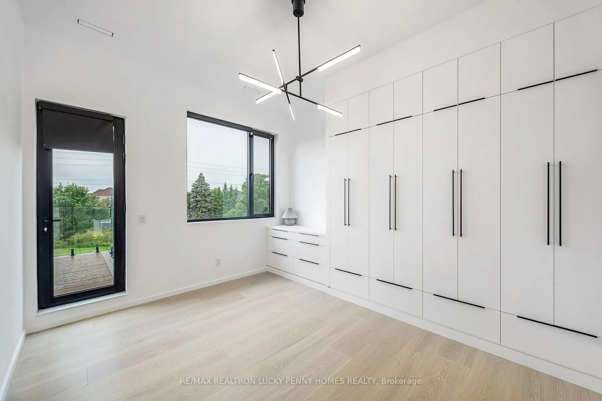 Photo 36 of 2 Allen Manor, Markham, Devil's Elbow — HOMEH