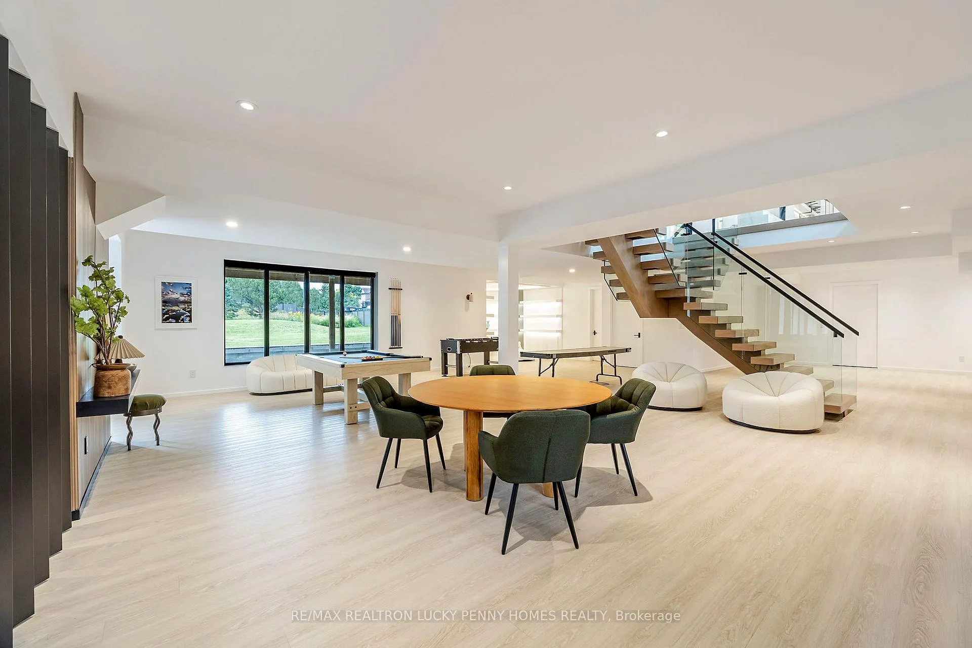 Photo 41 of 2 Allen Manor, Markham, Devil's Elbow — HOMEH