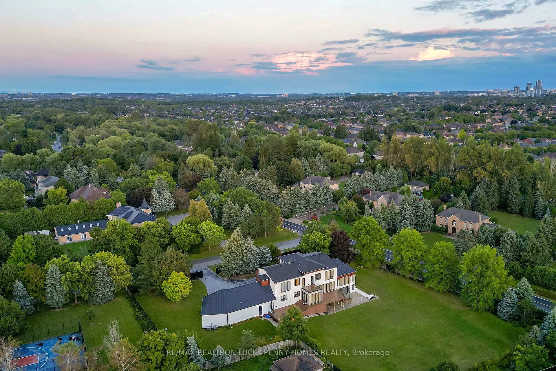 Photo 50 of 2 Allen Manor, Markham, Devil's Elbow — HOMEH
