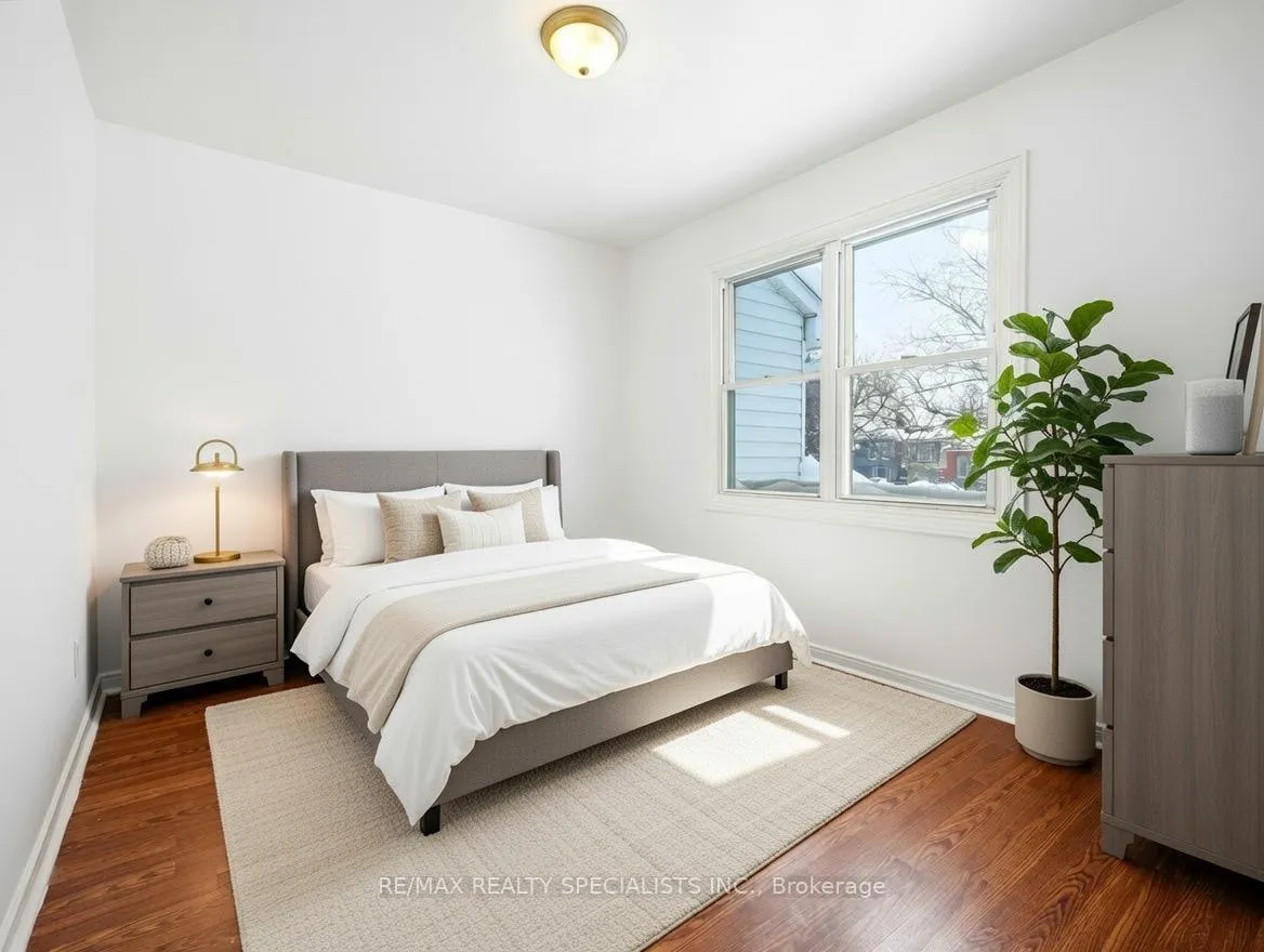 Photo 7 of 32 Courtleigh Square, Brampton, Heart Lake East — HOMEH