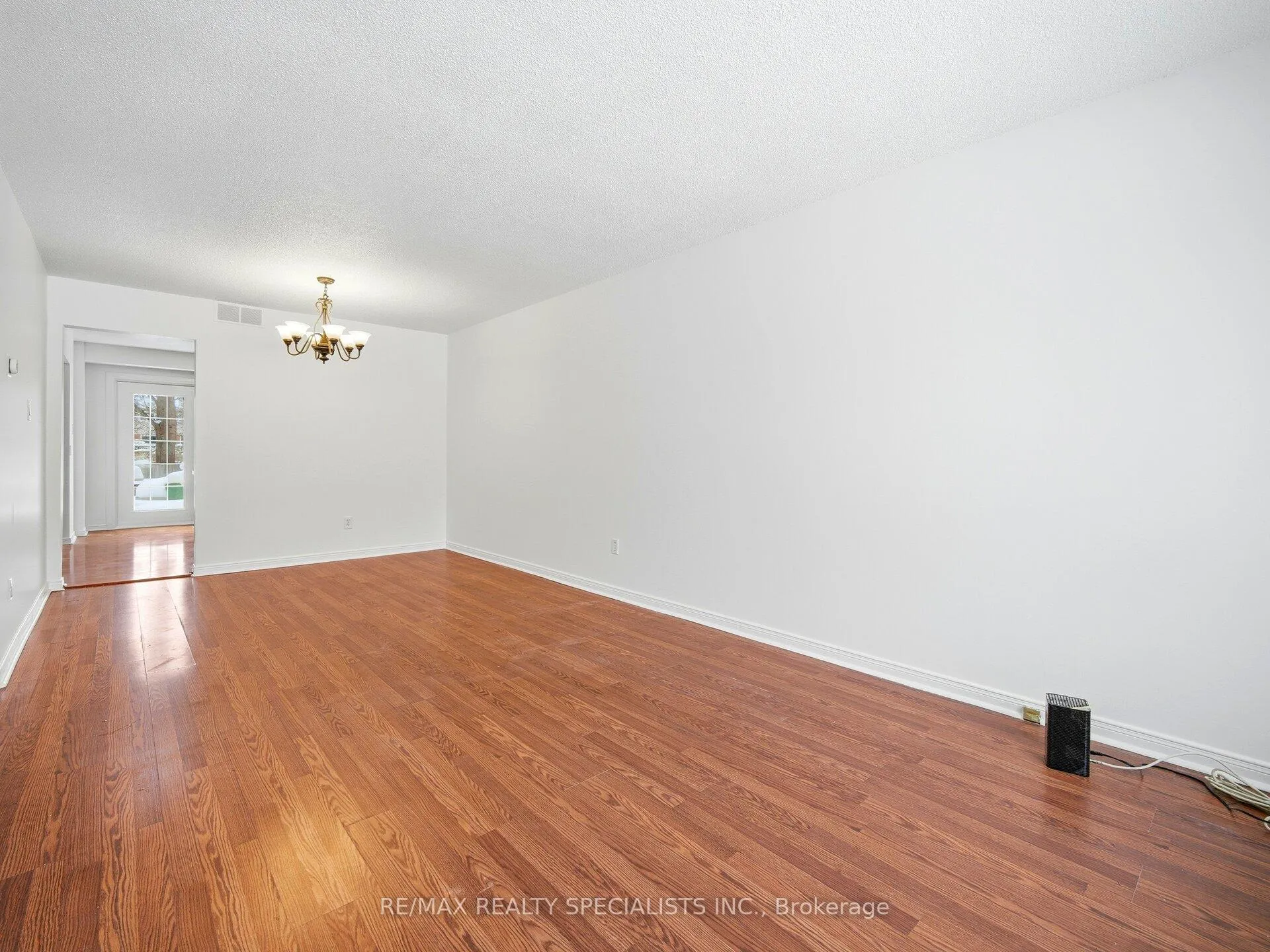 Photo 20 of 32 Courtleigh Square, Brampton, Heart Lake East — HOMEH