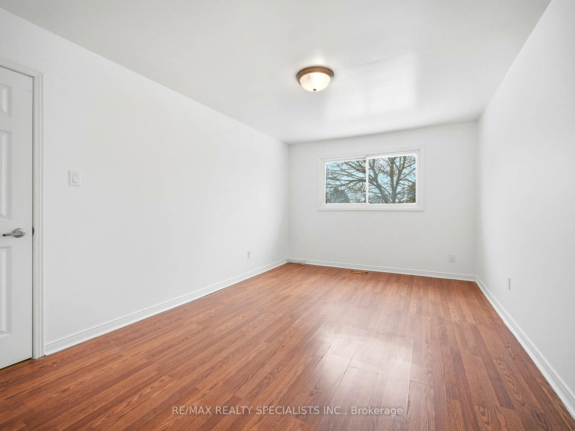 Photo 29 of 32 Courtleigh Square, Brampton, Heart Lake East — HOMEH