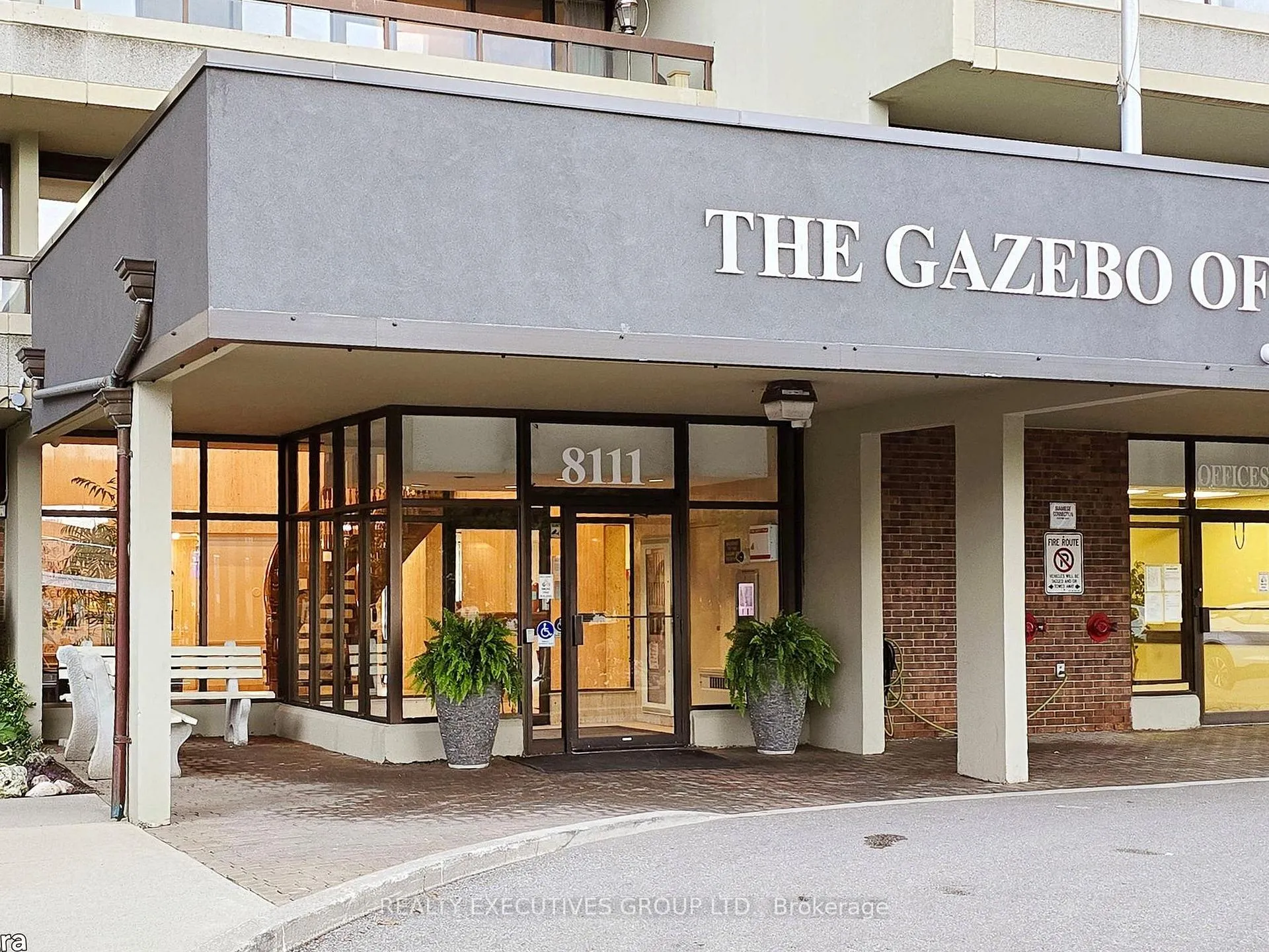 Photo 4 of Unit 1701, 8111 Yonge Street, Markham, Royal Orchard — HOMEH