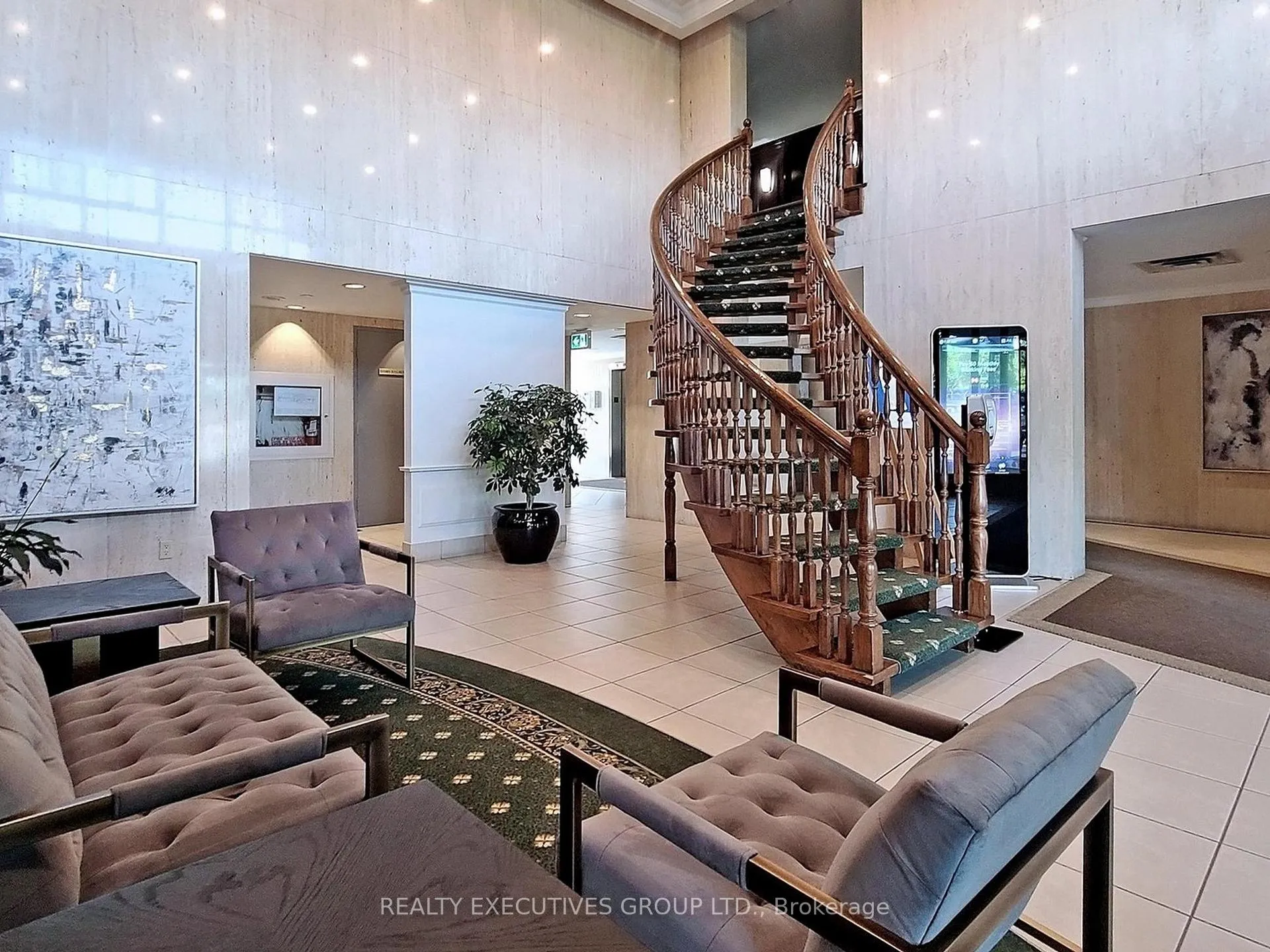 Photo 5 of Unit 1701, 8111 Yonge Street, Markham, Royal Orchard — HOMEH