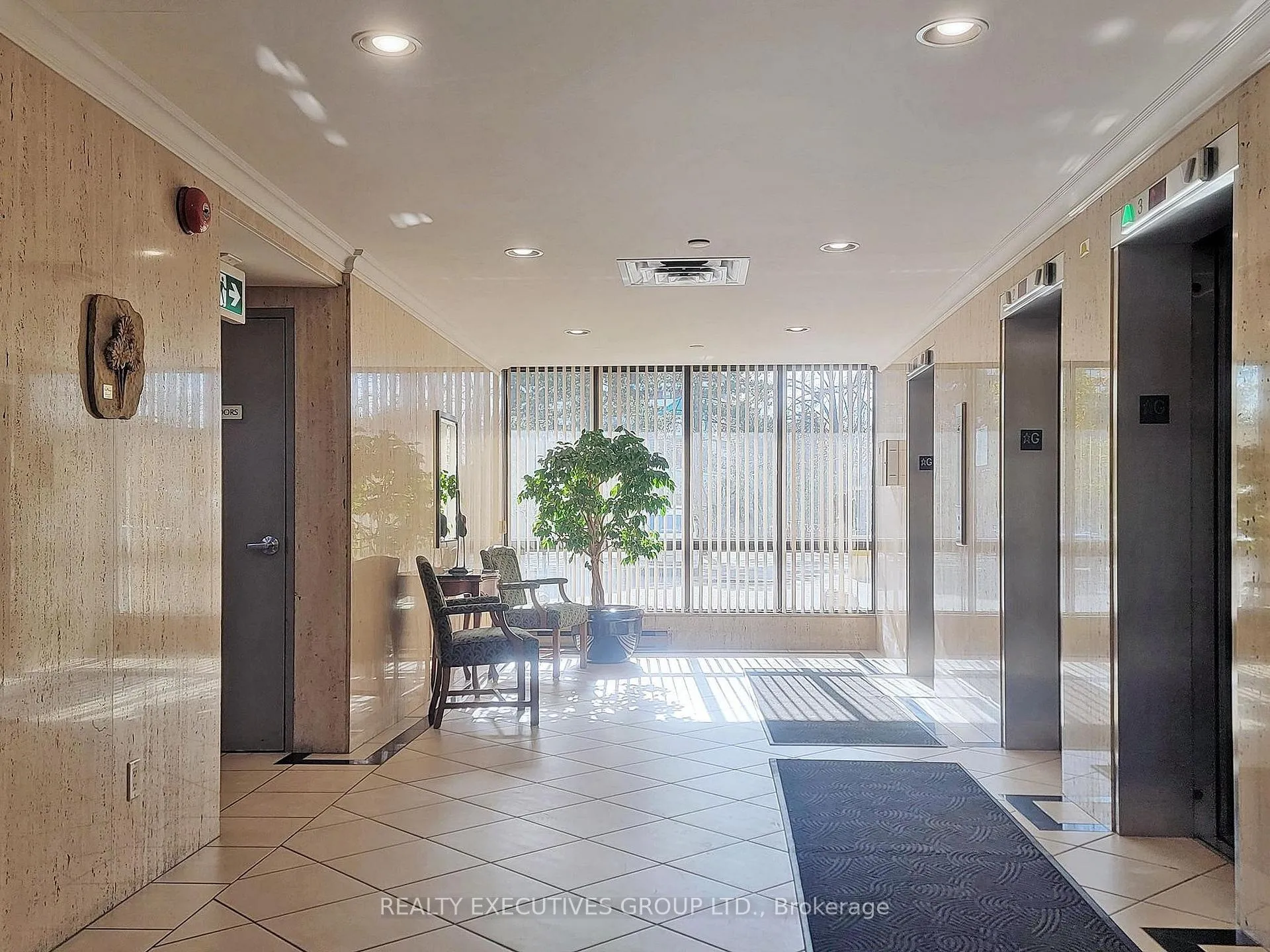 Photo 6 of Unit 1701, 8111 Yonge Street, Markham, Royal Orchard — HOMEH