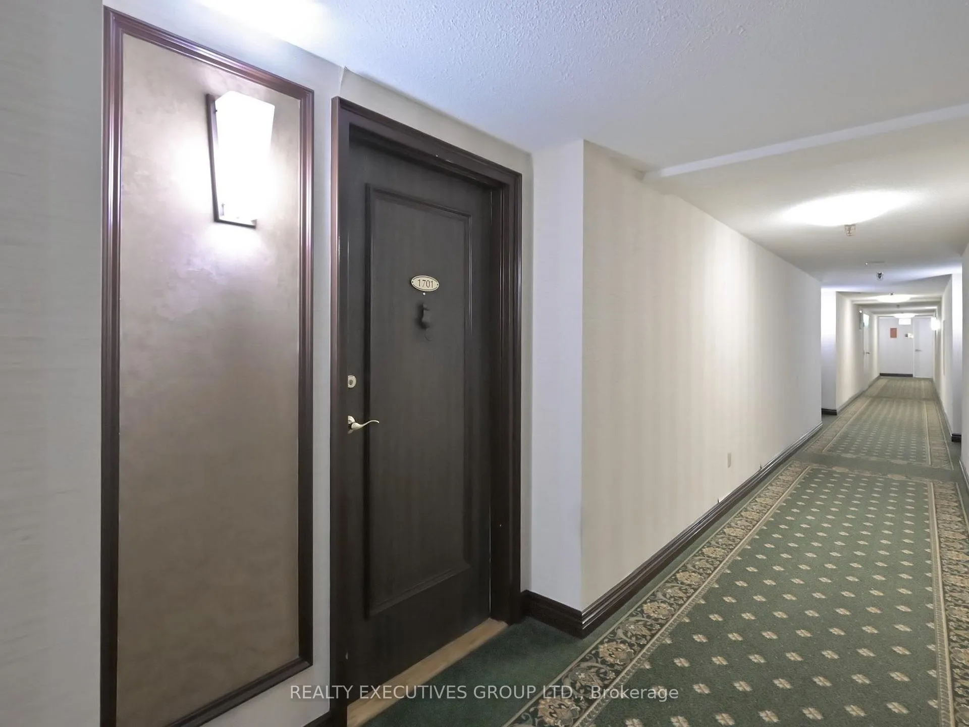 Photo 8 of Unit 1701, 8111 Yonge Street, Markham, Royal Orchard — HOMEH