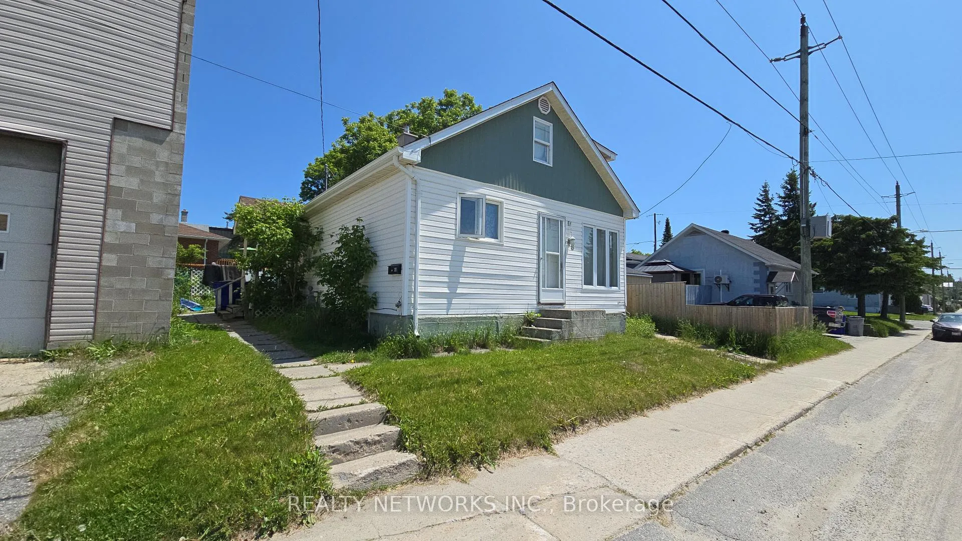 Front of 48 Cameron Street S