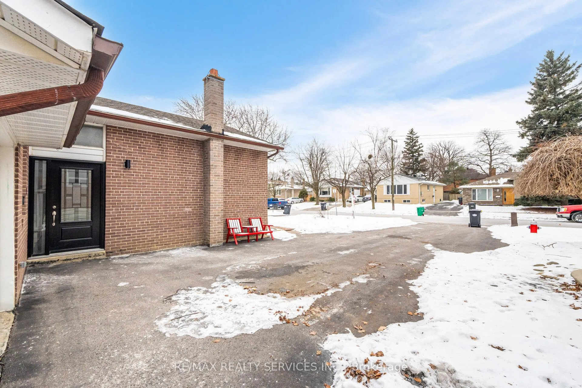 Photo 2 of 64 Kimbark Drive, Brampton, Northwood Park — HOMEH