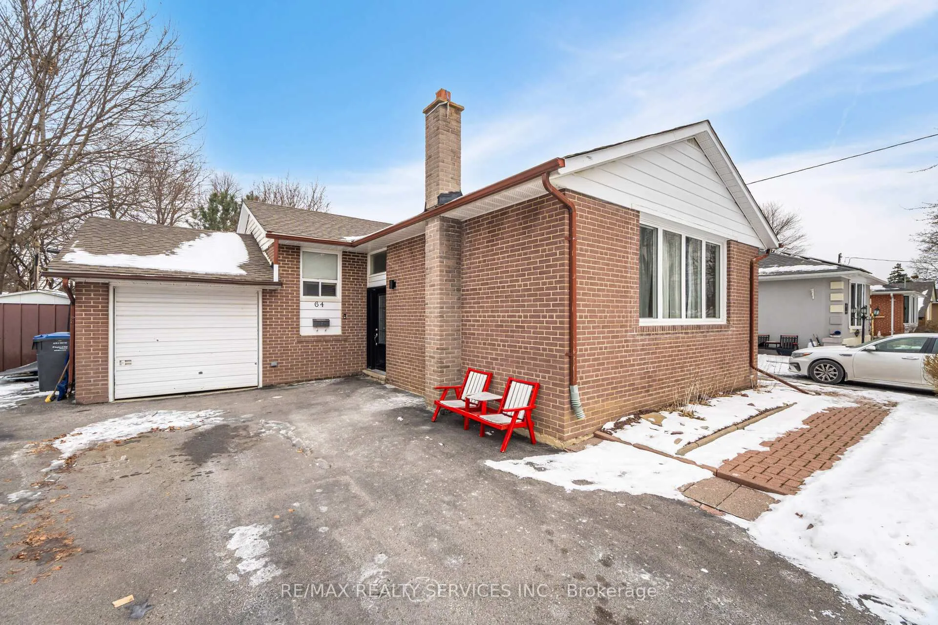 Photo 3 of 64 Kimbark Drive, Brampton, Northwood Park — HOMEH