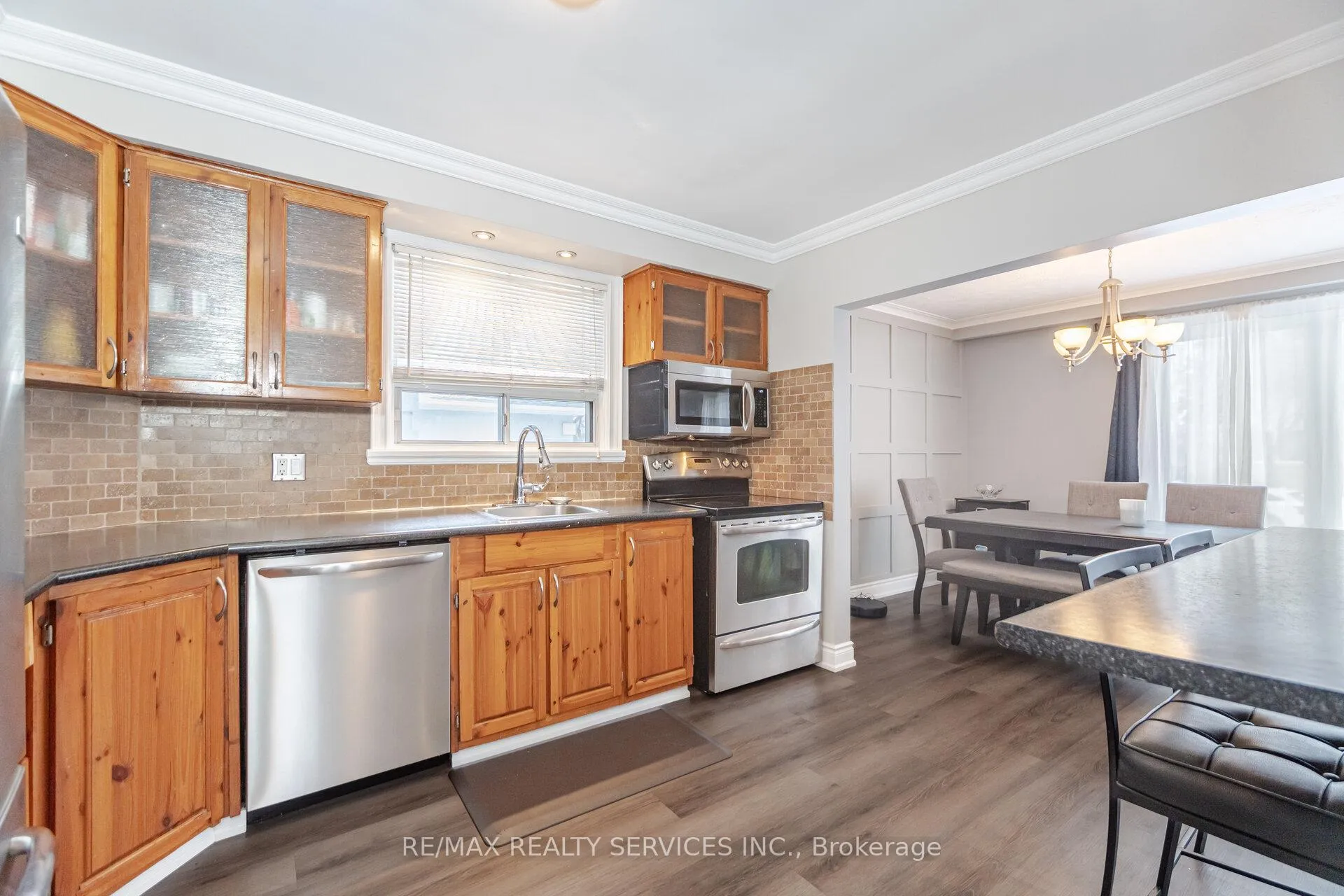 Photo 6 of 64 Kimbark Drive, Brampton, Northwood Park — HOMEH