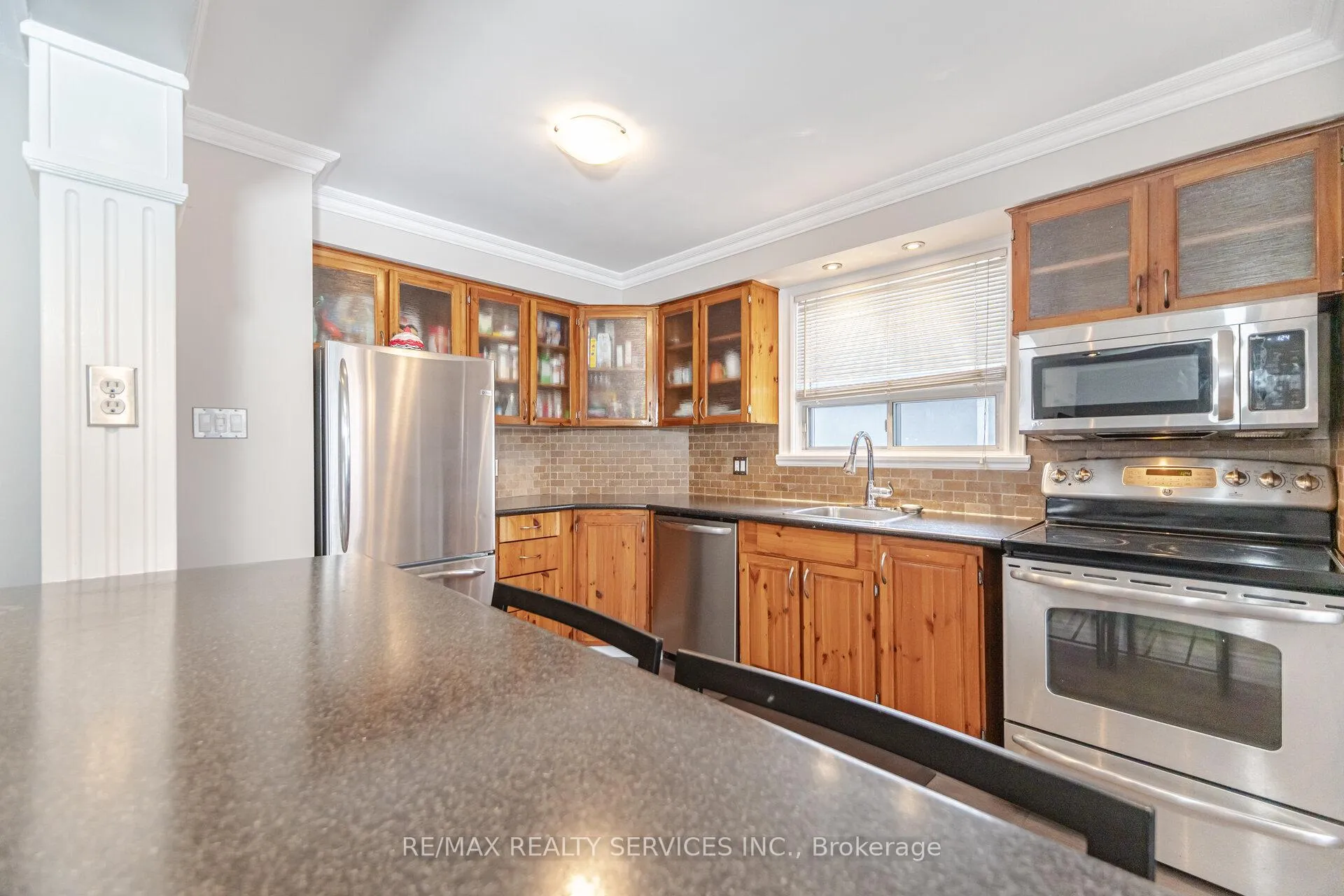 Photo 7 of 64 Kimbark Drive, Brampton, Northwood Park — HOMEH