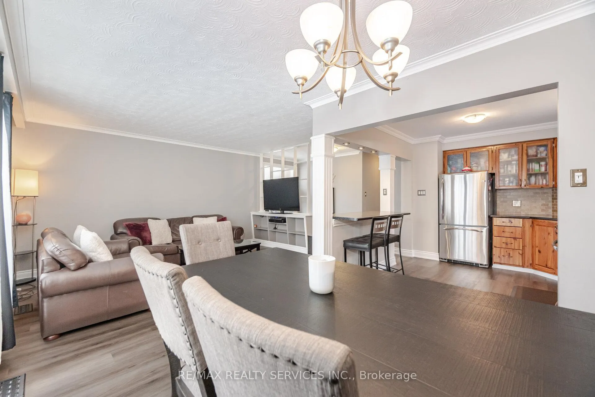Photo 13 of 64 Kimbark Drive, Brampton, Northwood Park — HOMEH