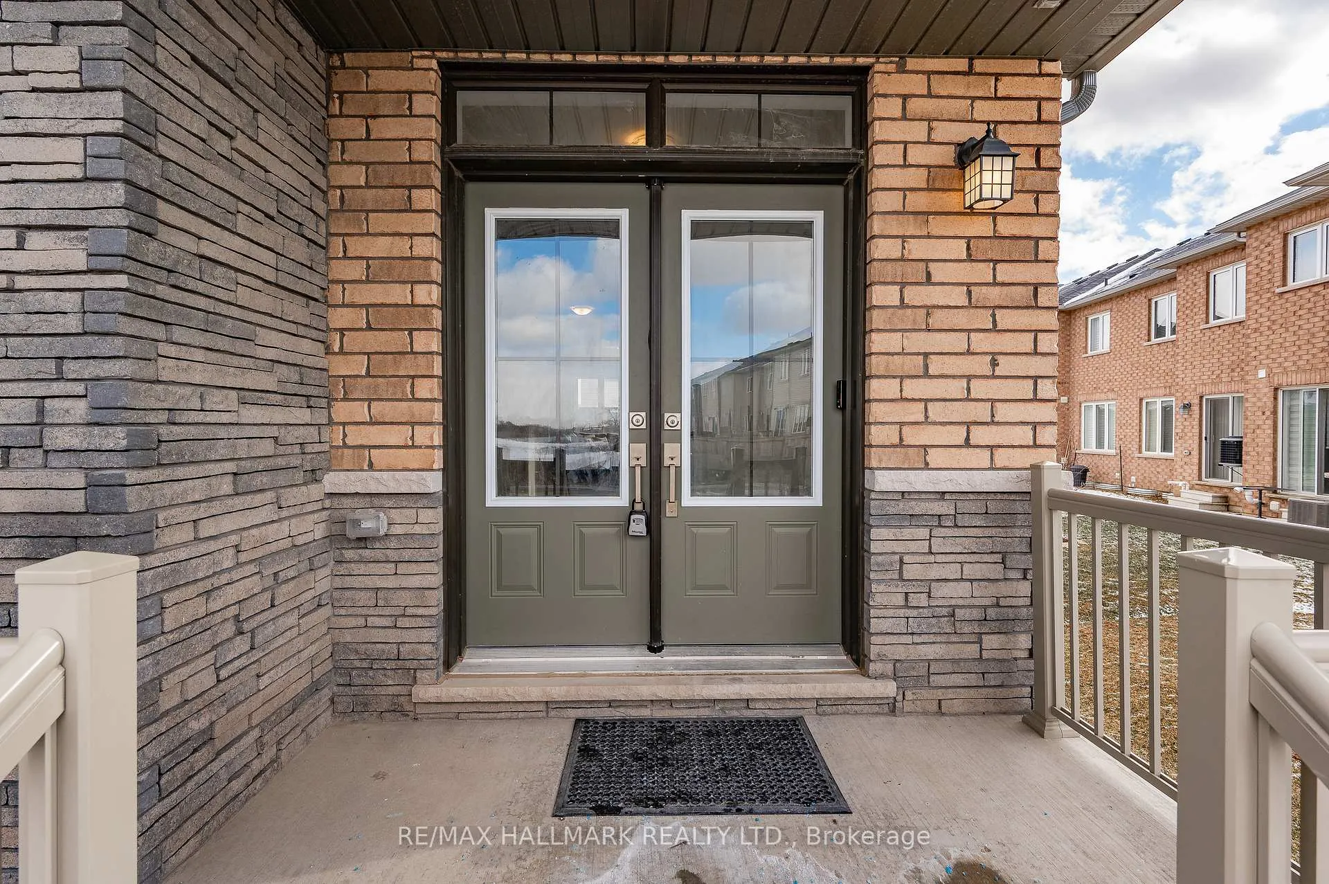Photo 4 of 18 Rebecca Way, Haldimand — HOMEH
