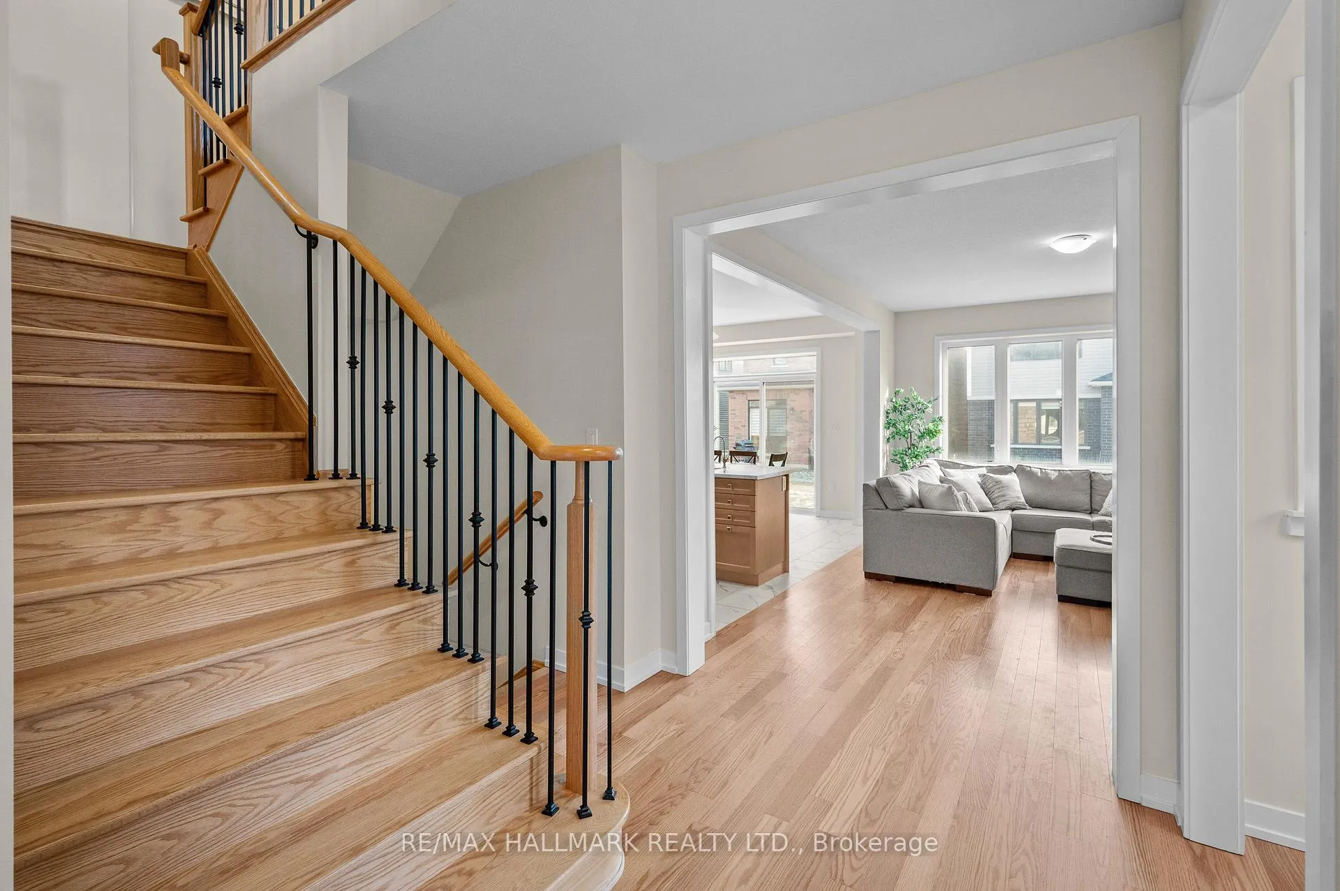 Photo 7 of 18 Rebecca Way, Haldimand — HOMEH