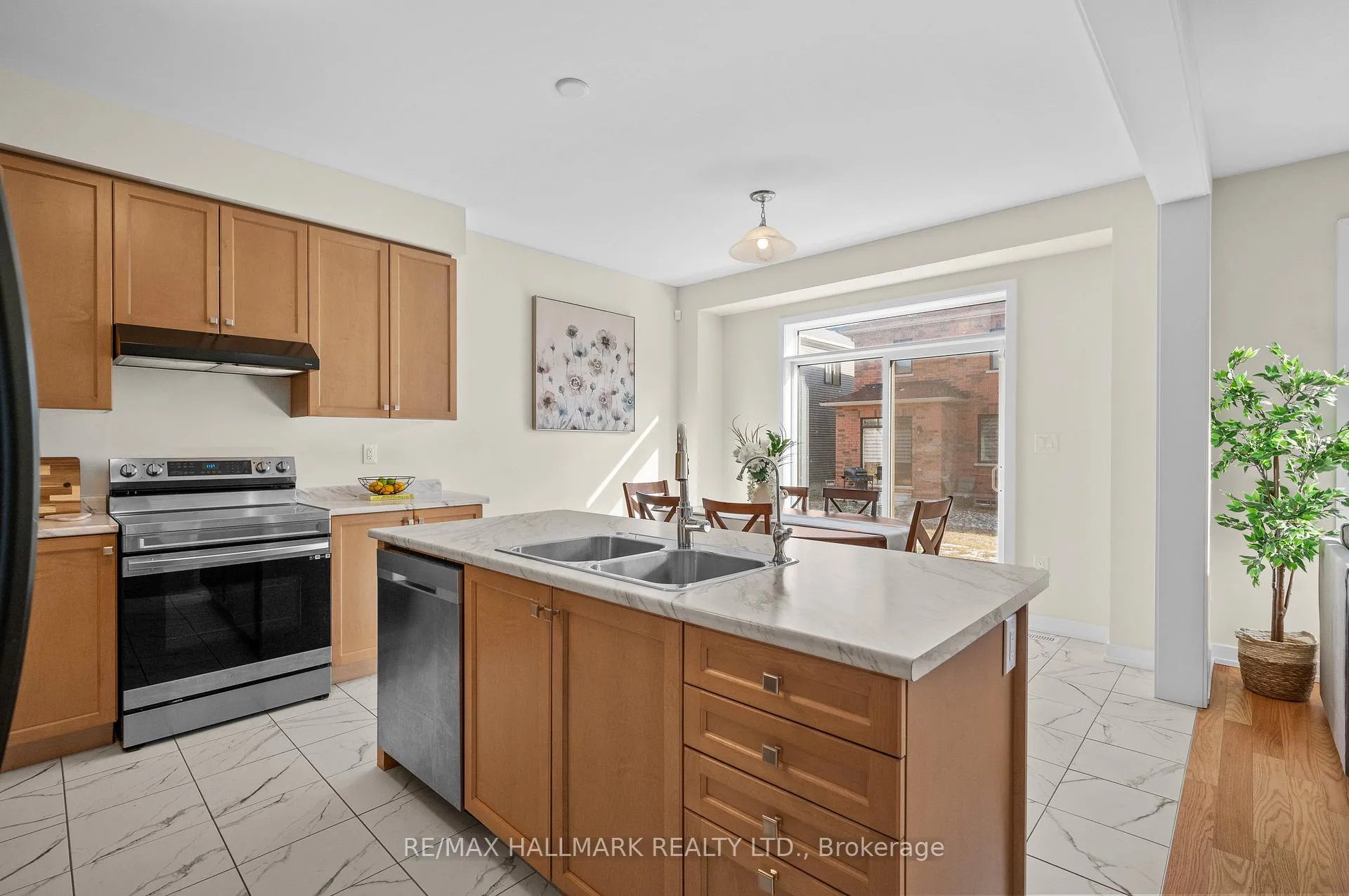 Photo 13 of 18 Rebecca Way, Haldimand — HOMEH