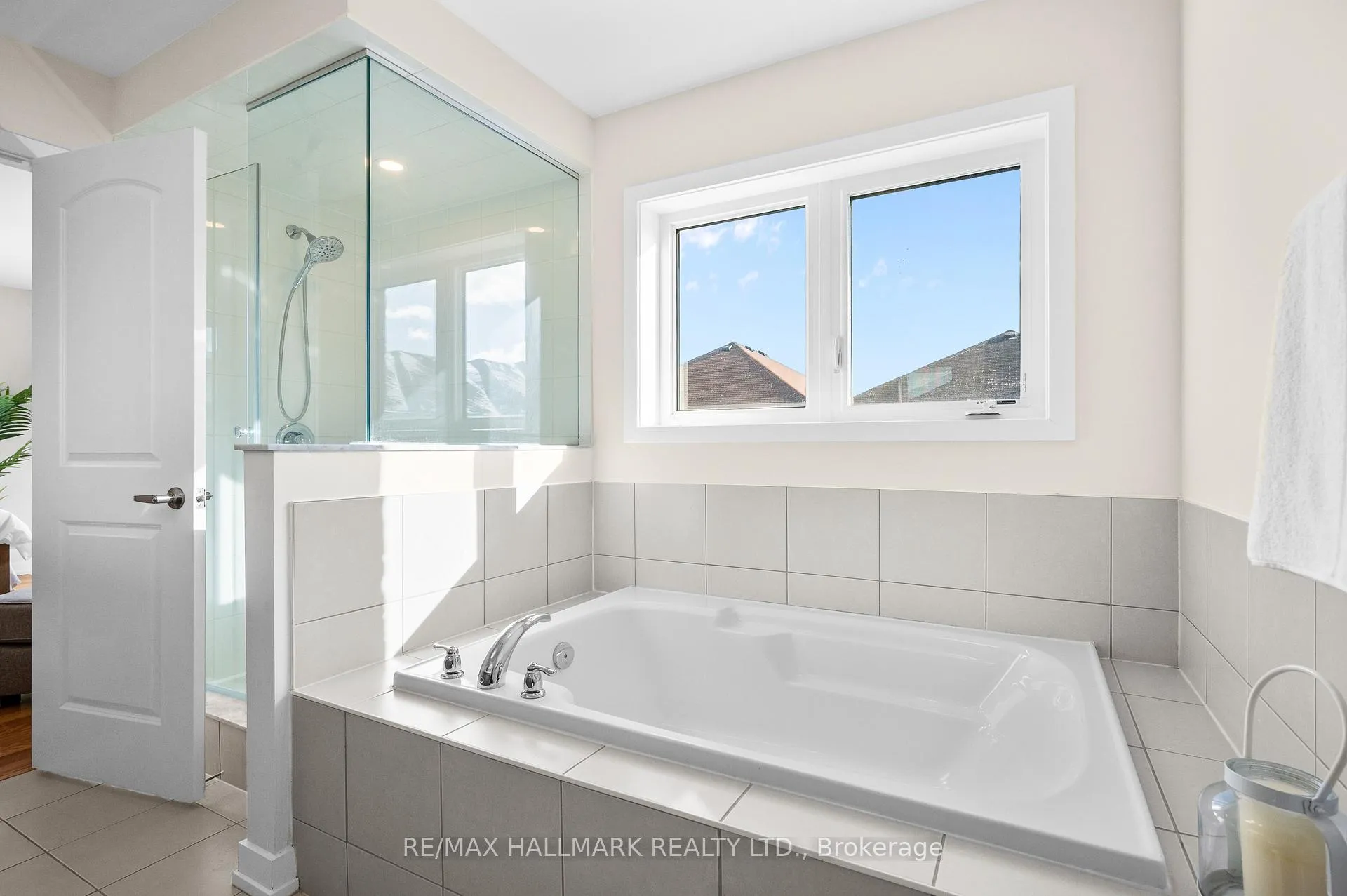Photo 26 of 18 Rebecca Way, Haldimand — HOMEH
