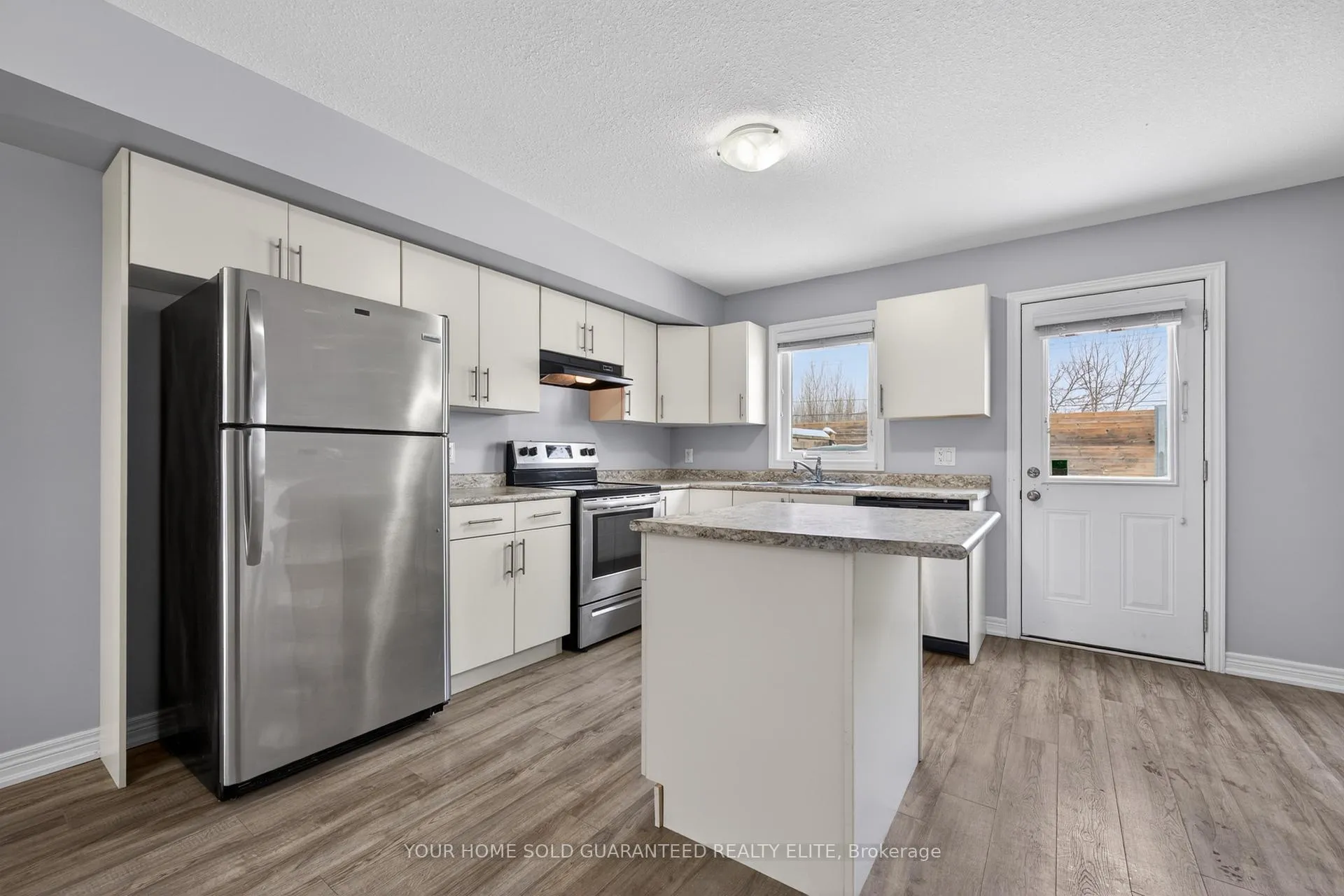 Photo 5 of Unit 15, 7768 Ascot Circle, Niagara Falls, Ascot — HOMEH