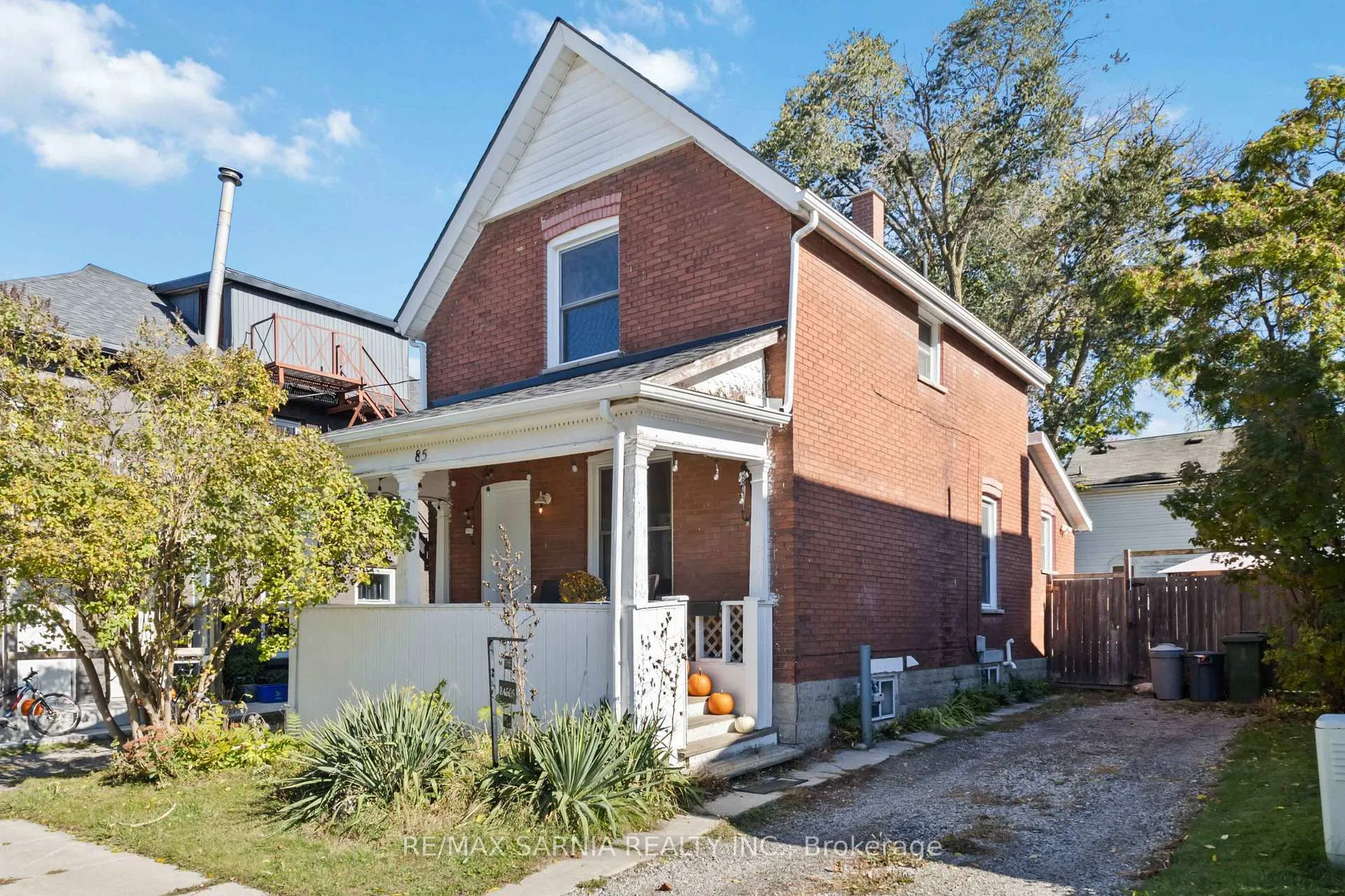 Photo 4 of 85 St Catharine Street, St. Thomas — HOMEH