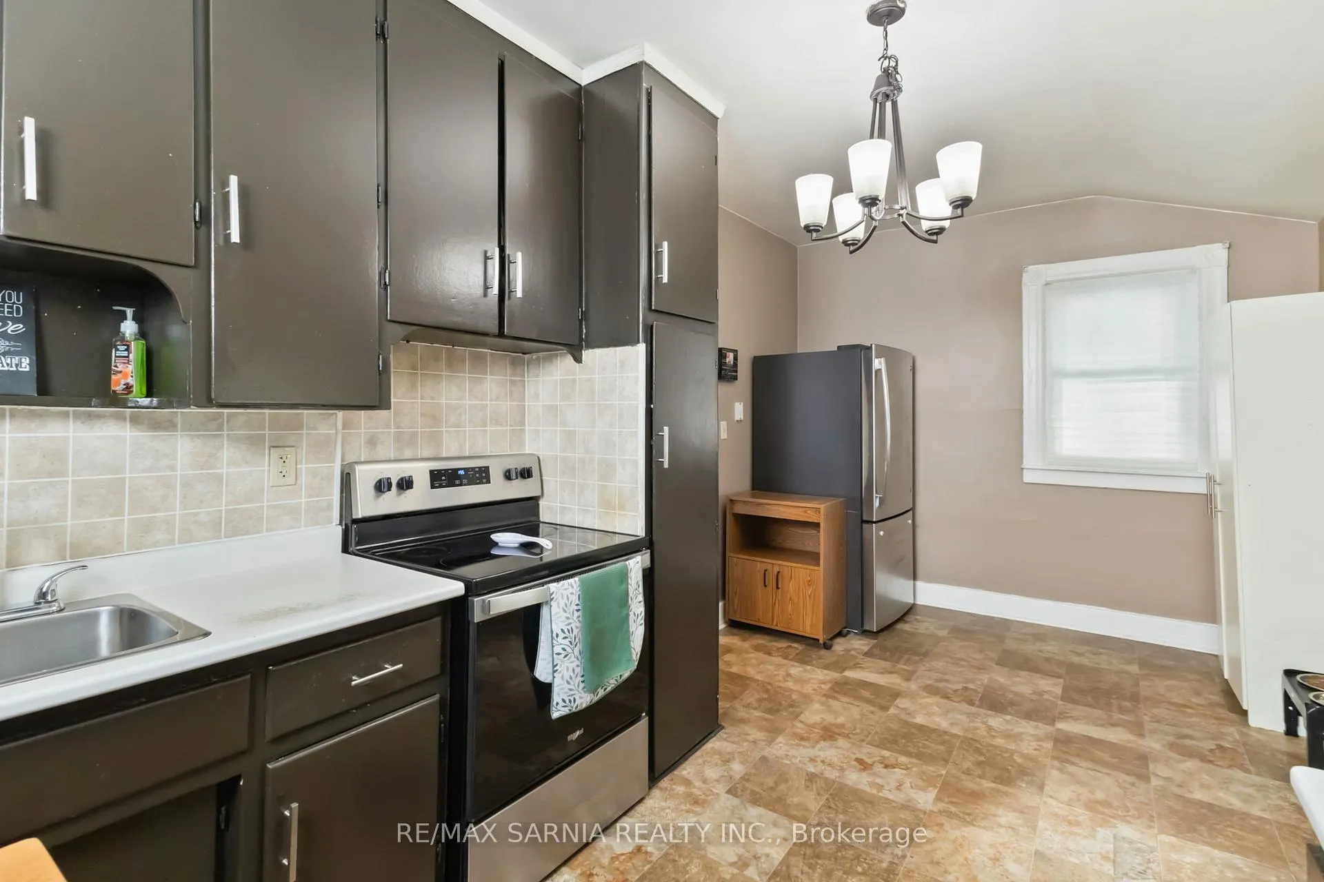Photo 17 of 85 St Catharine Street, St. Thomas — HOMEH