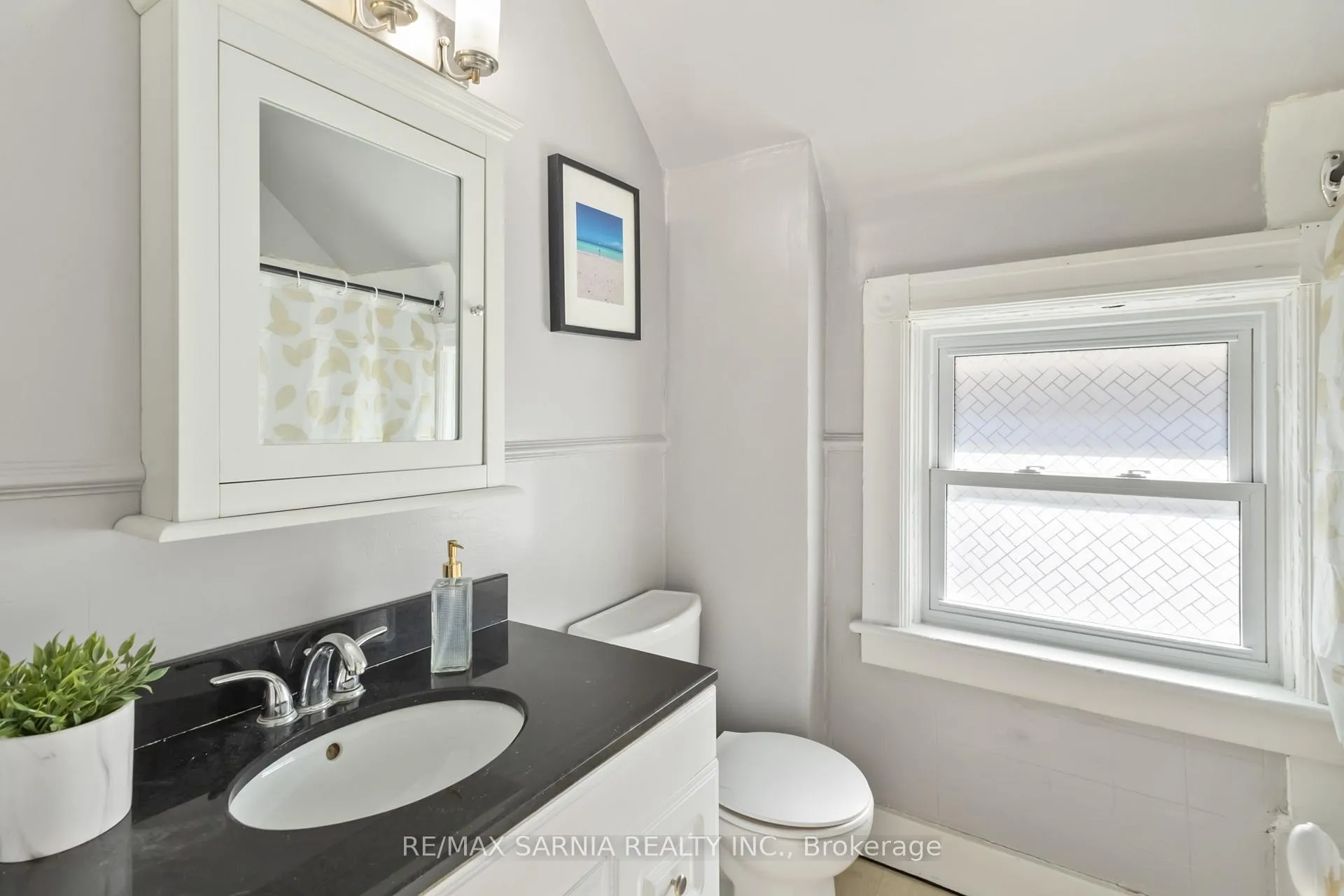 Photo 24 of 85 St Catharine Street, St. Thomas — HOMEH