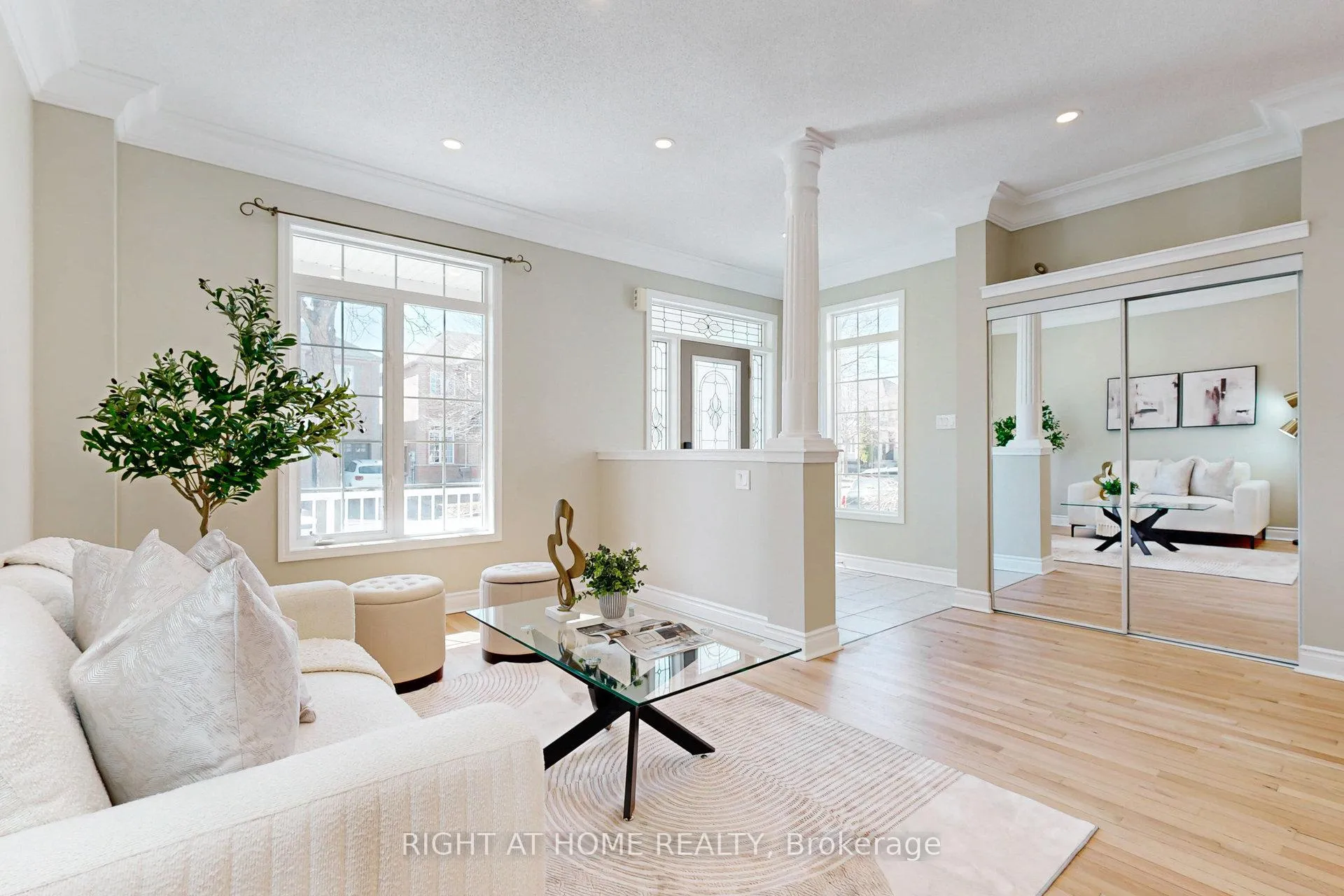 Photo 5 of 14 Down Crescent, Ajax, Northwest Ajax — HOMEH