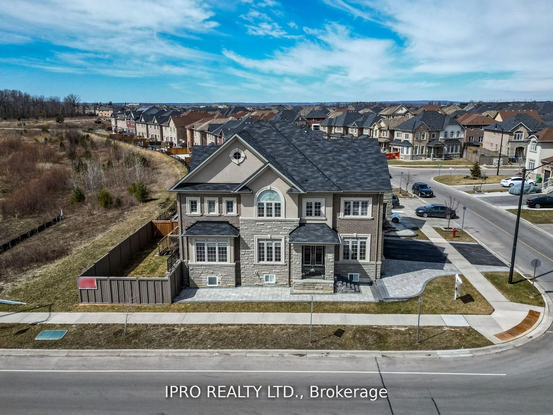 Photo 3 of 360 Remembrance Road, Brampton, Northwest Brampton — HOMEH
