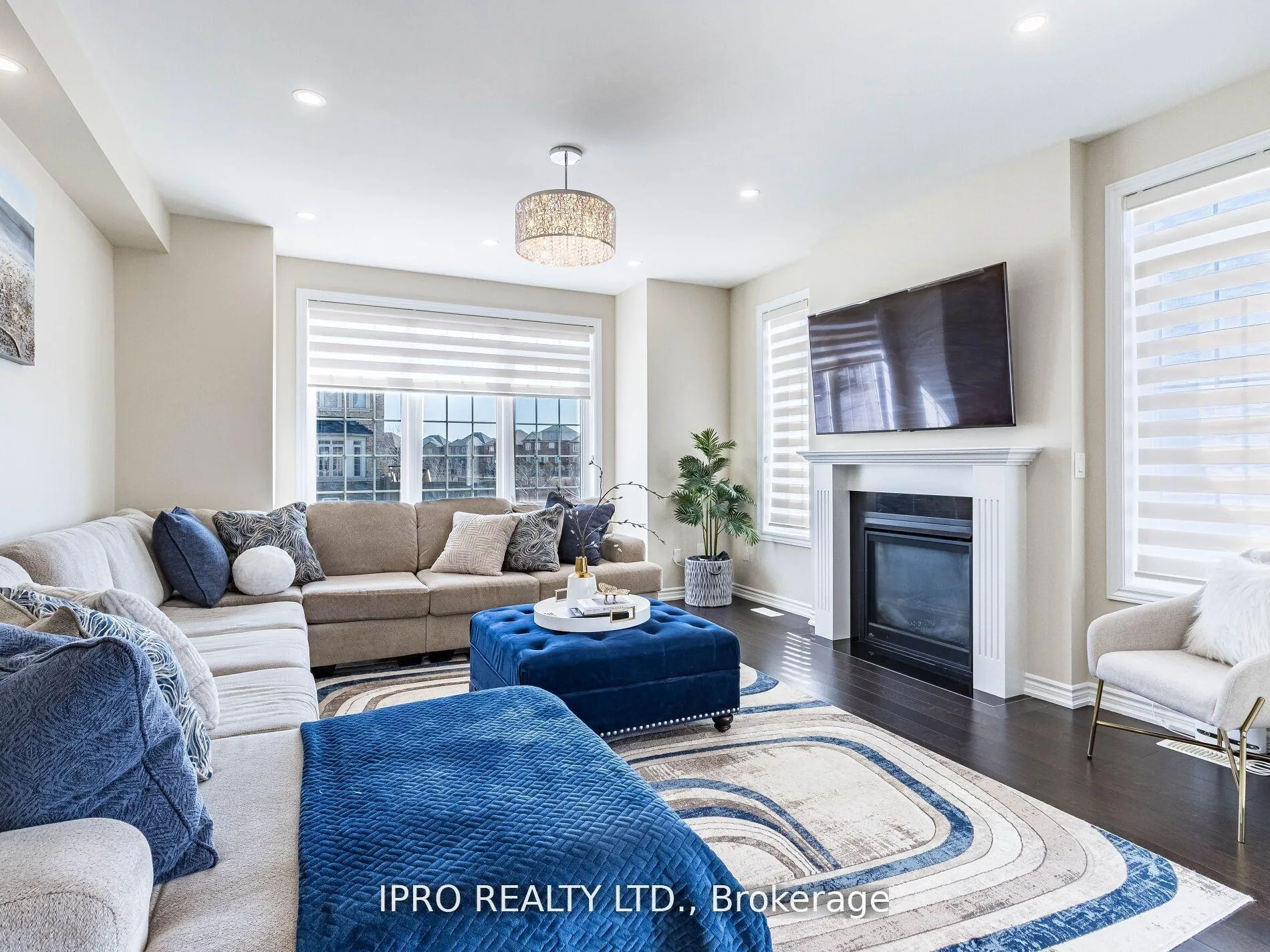 Photo 17 of 360 Remembrance Road, Brampton, Northwest Brampton — HOMEH