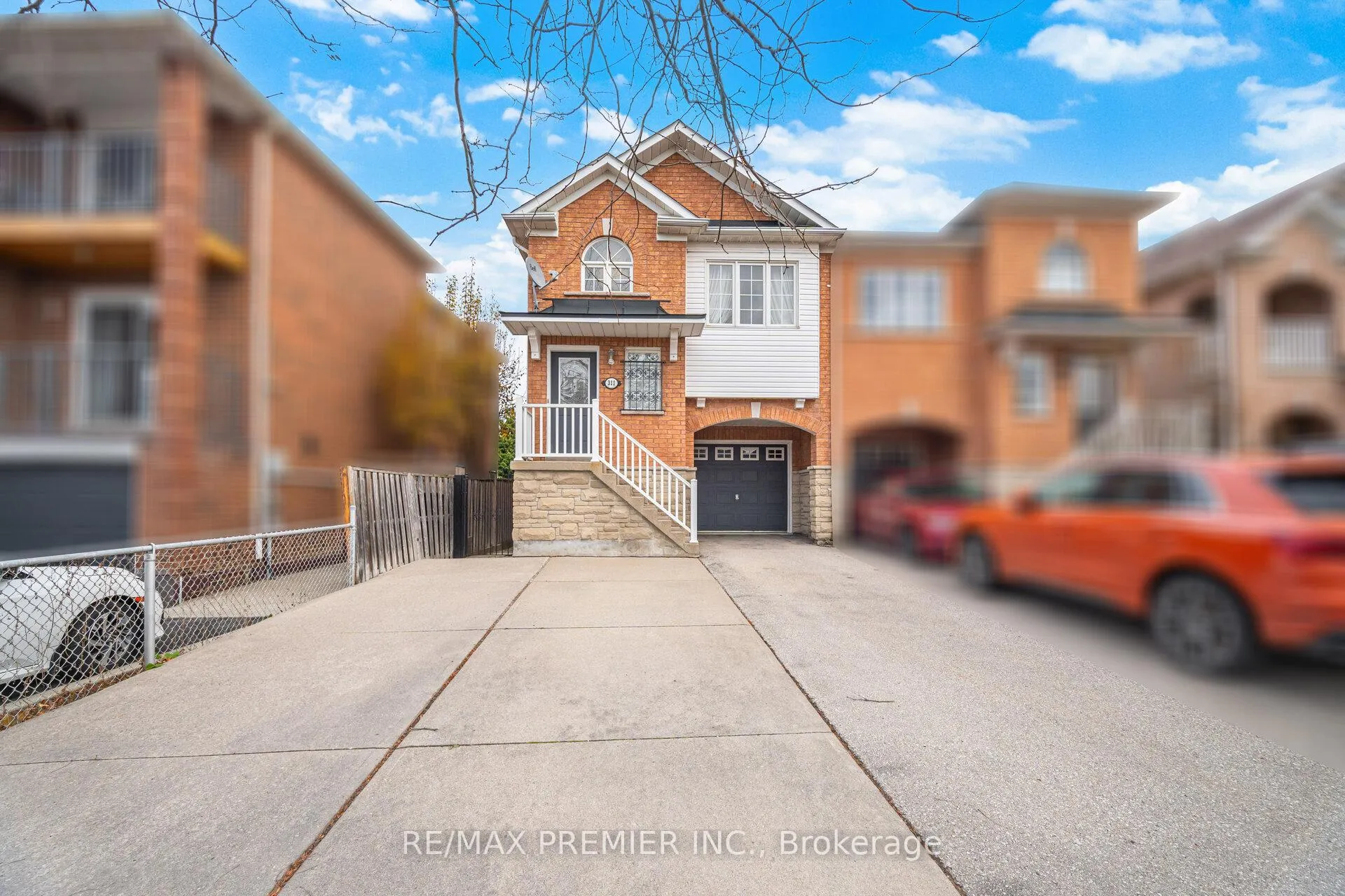 Photo 2 of 311 Tall Grass Trail, Vaughan, East Woodbridge — HOMEH