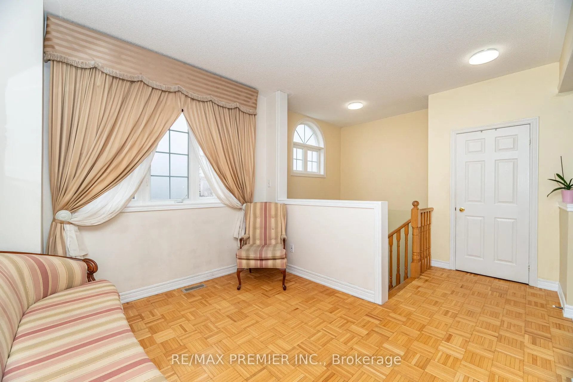 Photo 6 of 311 Tall Grass Trail, Vaughan, East Woodbridge — HOMEH