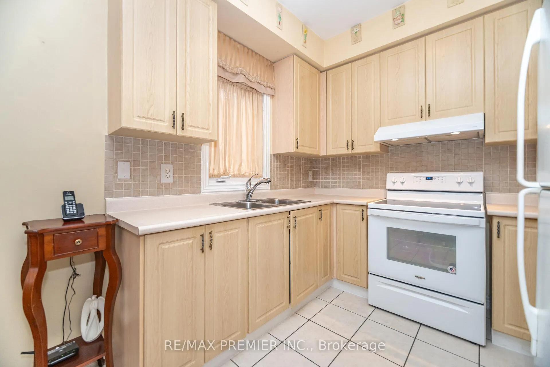 Photo 13 of 311 Tall Grass Trail, Vaughan, East Woodbridge — HOMEH