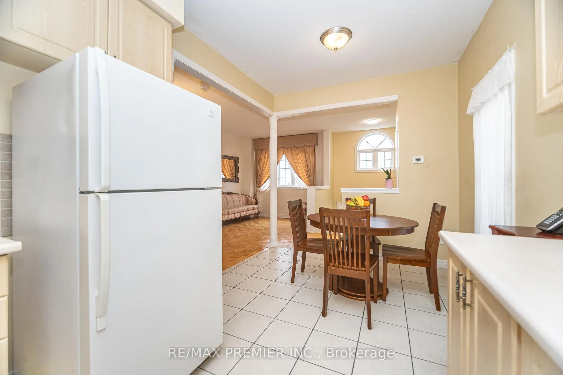 Photo 14 of 311 Tall Grass Trail, Vaughan, East Woodbridge — HOMEH