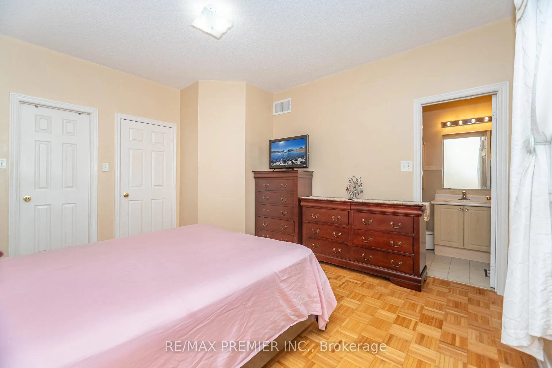 Photo 18 of 311 Tall Grass Trail, Vaughan, East Woodbridge — HOMEH
