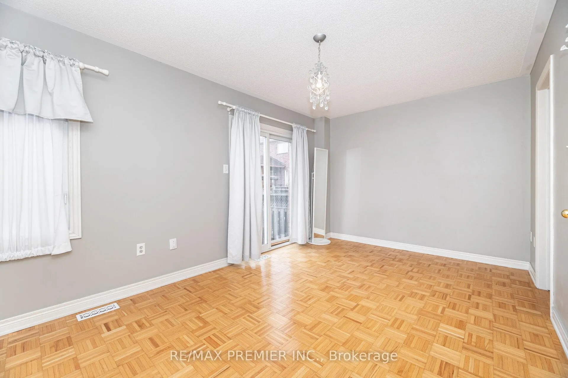 Photo 35 of 311 Tall Grass Trail, Vaughan, East Woodbridge — HOMEH