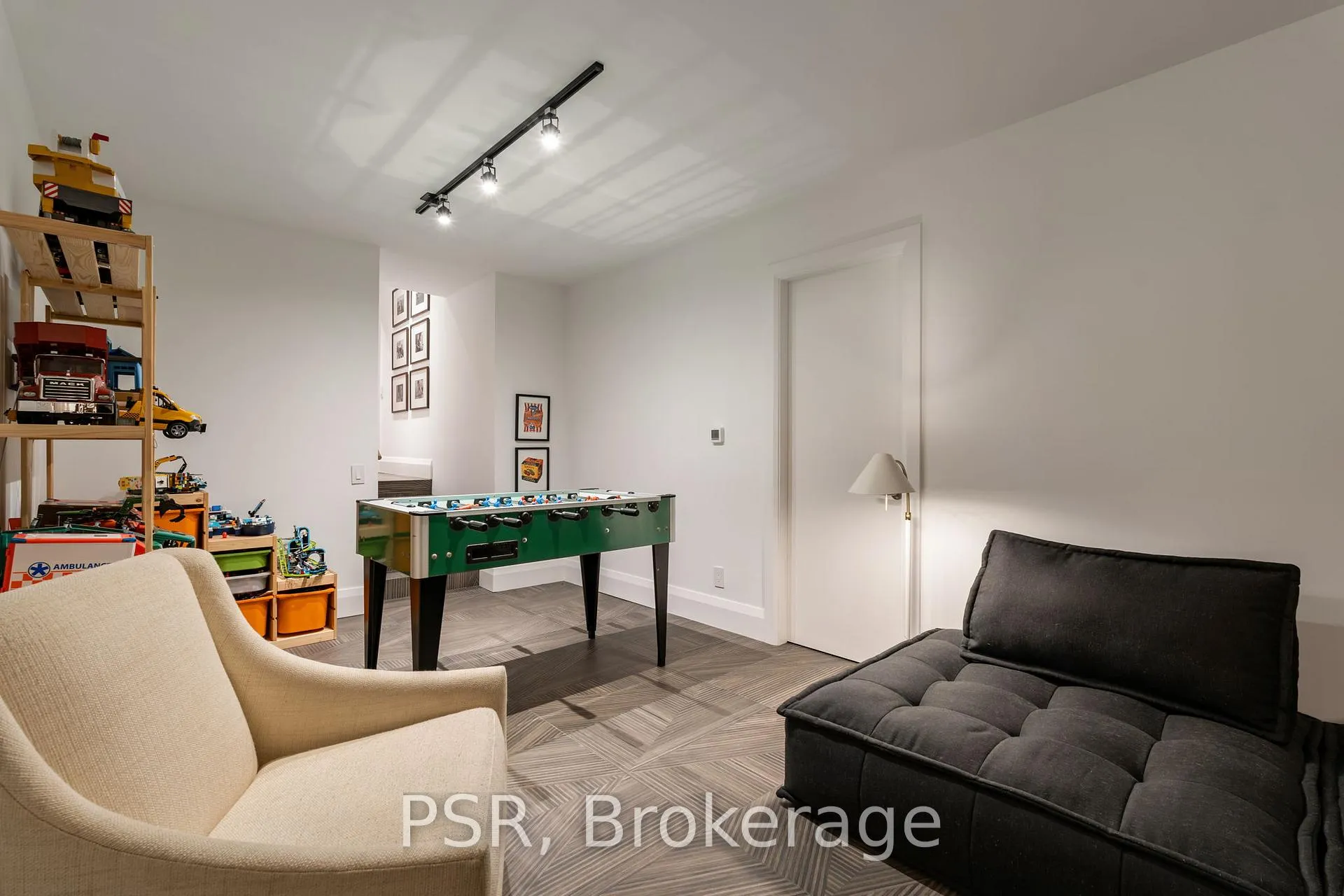 Photo 24 of 110 Snowdon Avenue, Toronto, Lawrence Park North — HOMEH