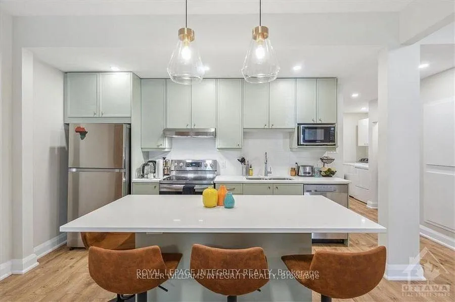 Photo 3 of 470 Besserer Street, Ottawa, Sandy Hill — HOMEH