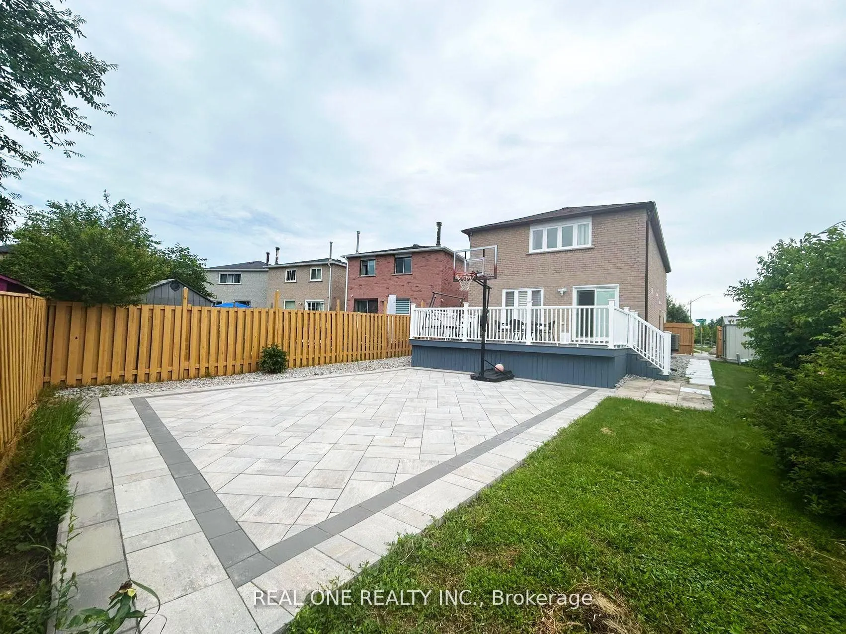 Photo 2 of 2 Harness Circle, Markham, Milliken Mills East — HOMEH